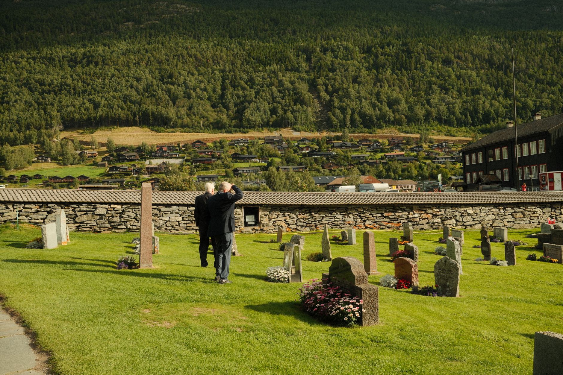 Norway's King Haakon pays tribute to Harald in first speech as king