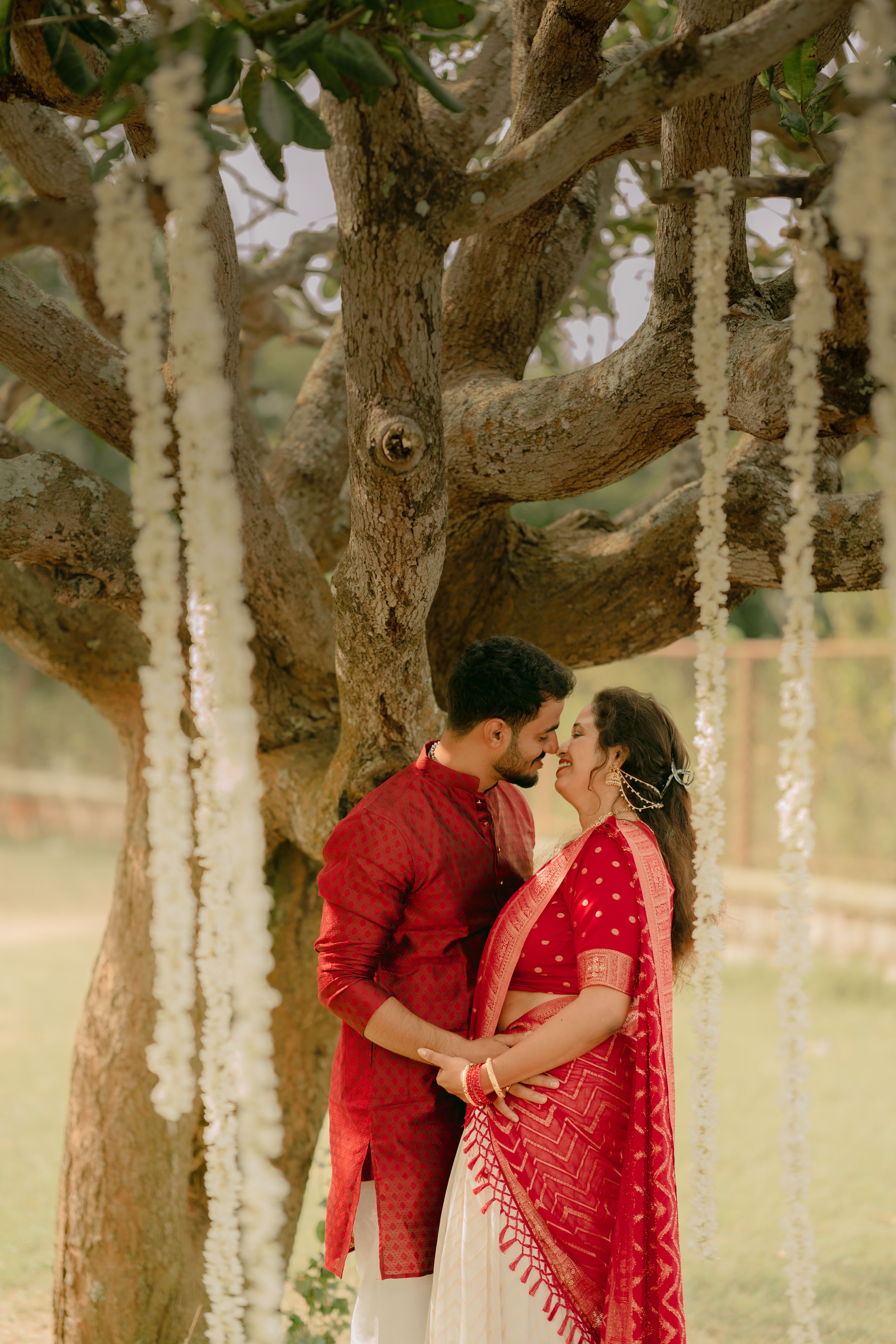 Romantic Indian Couple in Traditional Attire · Free Stock Photo