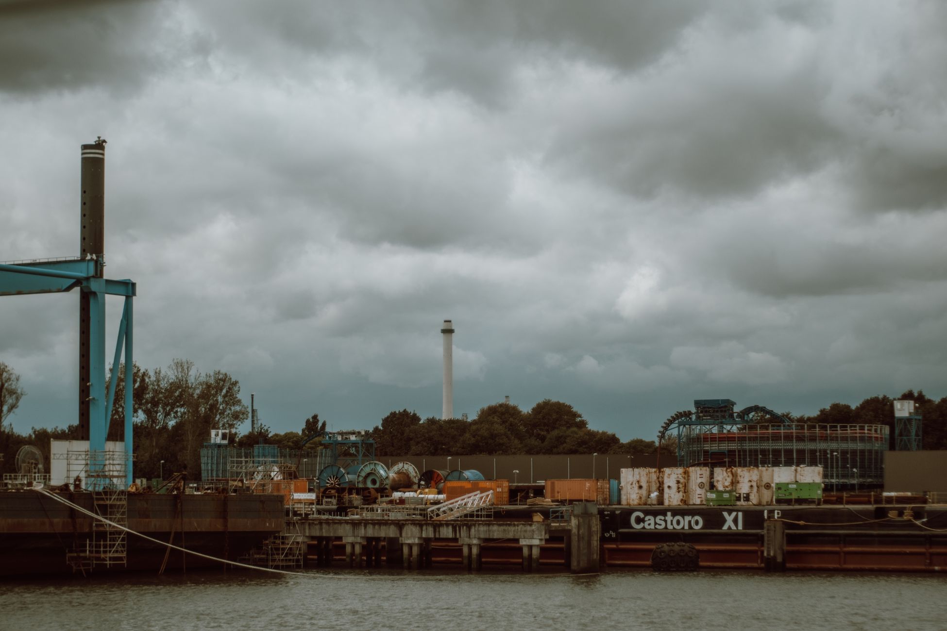 Havenslib dreigt voor blijvende schade te zorgen aan ss Rotterdam en kade