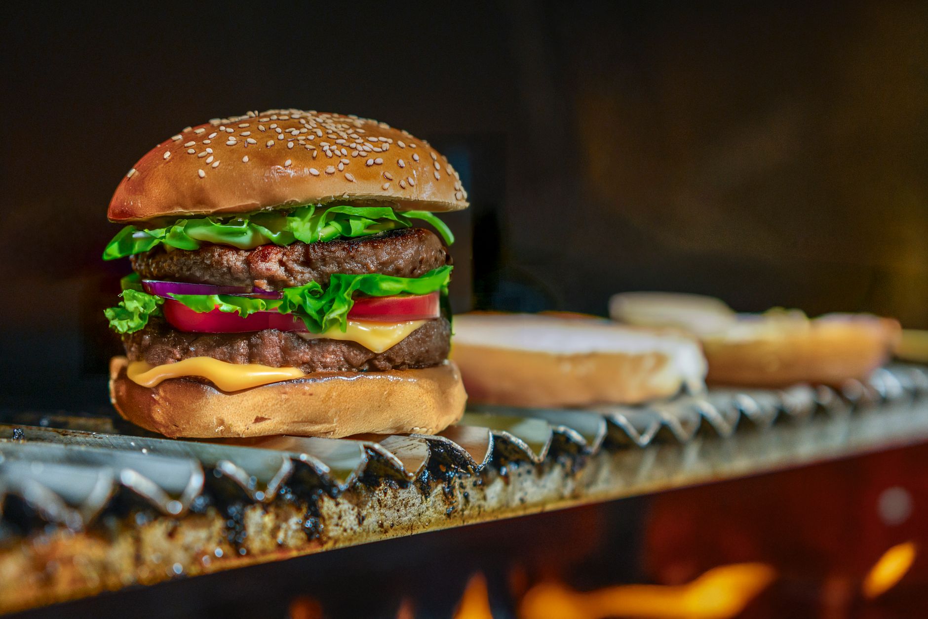 Grilling Lean Burgers for Summer: Nutrition Tips Without Sacrificing Flavour