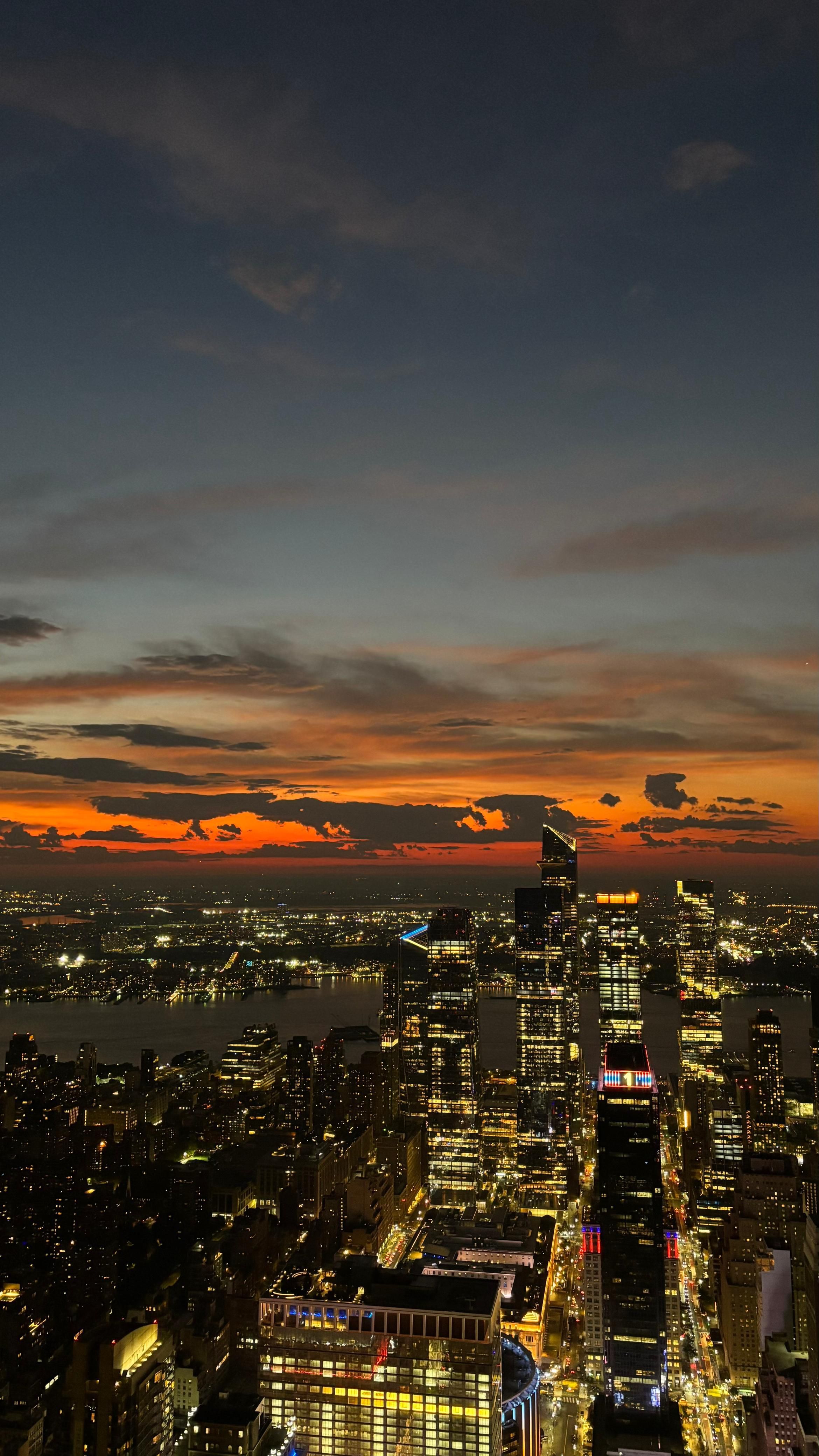 Stunning Twilight Cityscape of New York City · Free Stock Photo