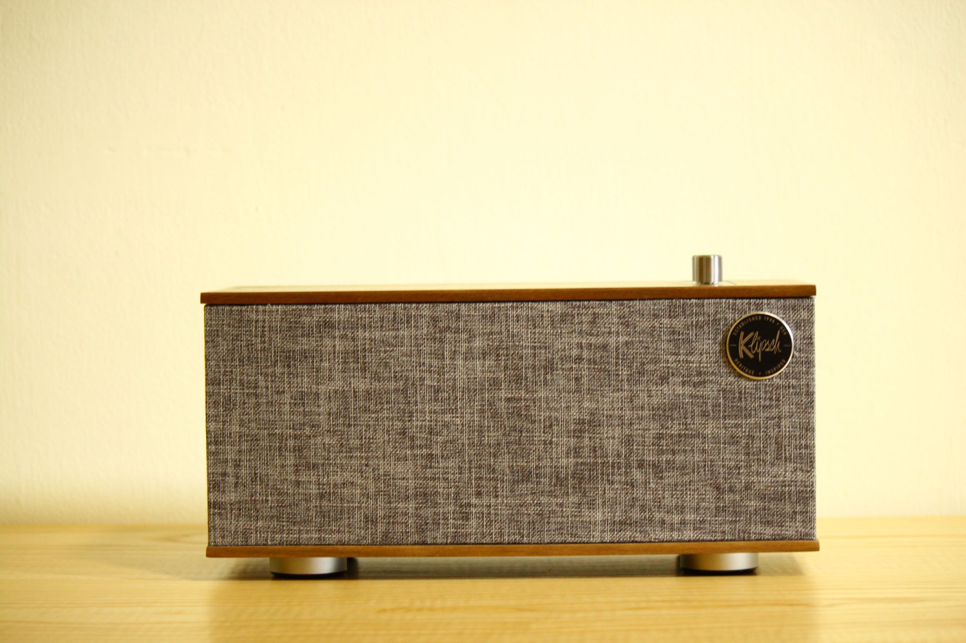 Promo Kredit Speaker Standing DAT di Jatipuro Bulan Ini - Nana Columbus