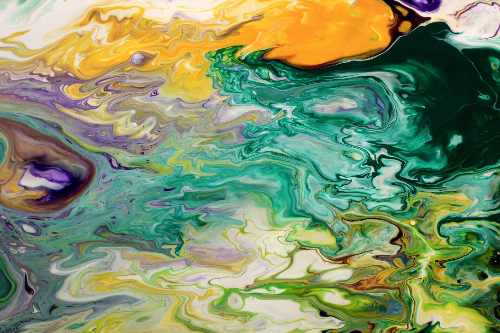 Pour & Flow - The Art and Craft of Fluid Painting
