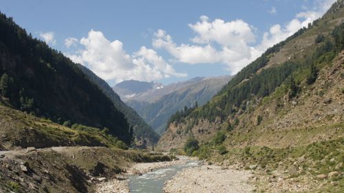 Free  Pakistan: River Kunhar winding through the stunning Naran Valley Stock Photo