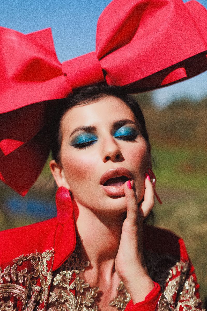 The red bow