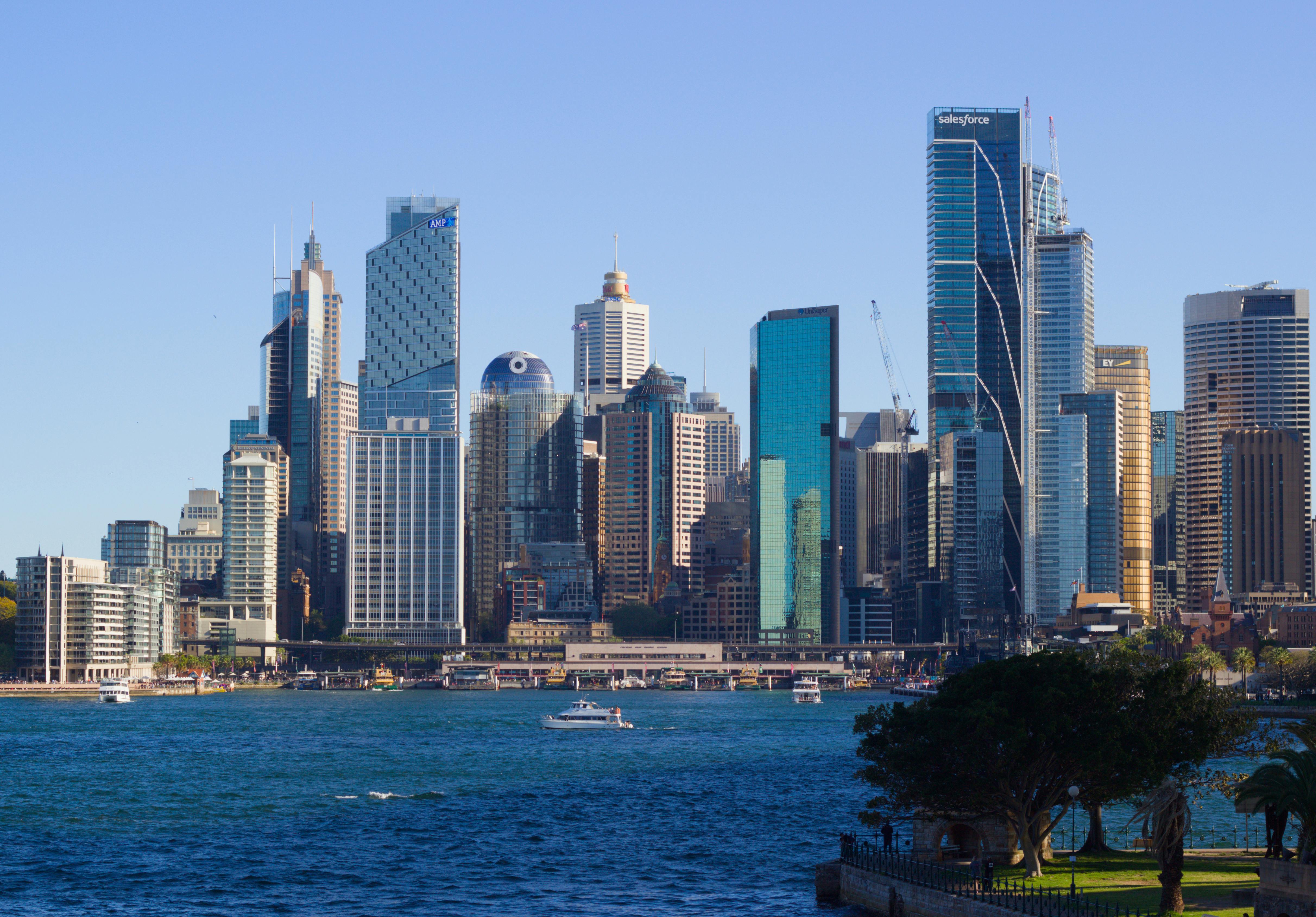 英特爾一個月獲159億美元資金注入，財經雜誌解析三筆重大融資