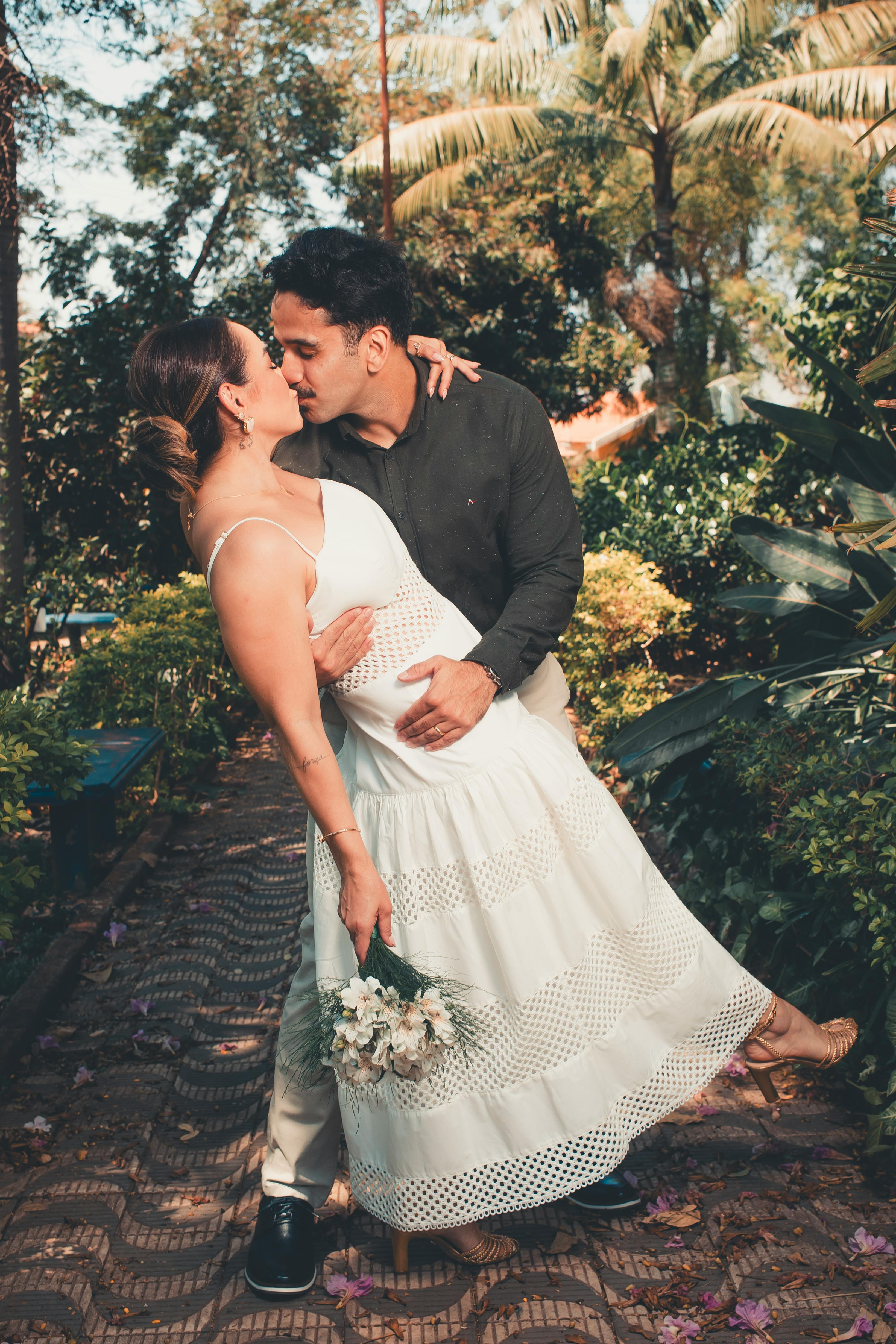 Naked Couple Kissing Photos, Download The BEST Free Naked Couple