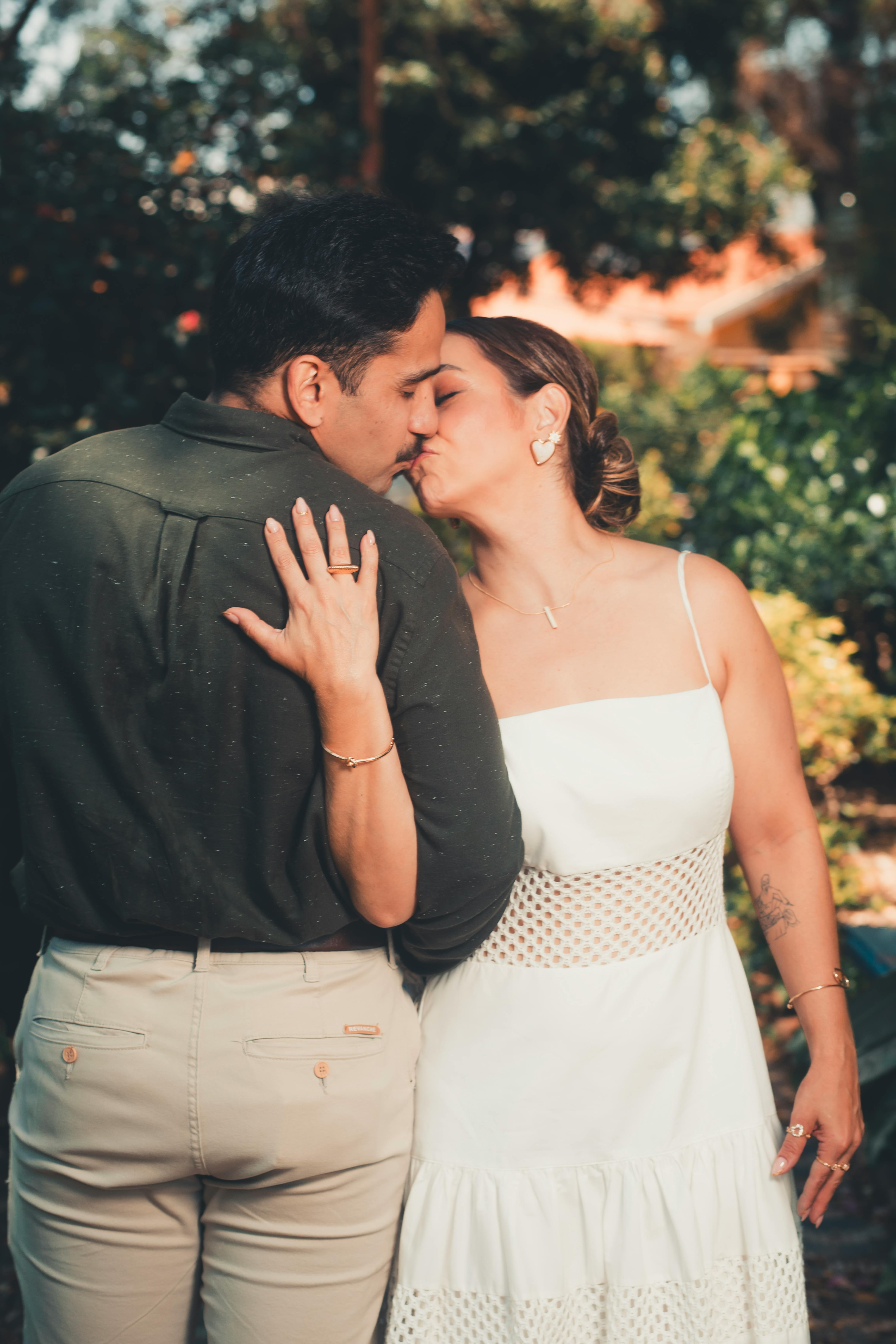 Naked Couple Kissing Photos, Download The BEST Free Naked Couple