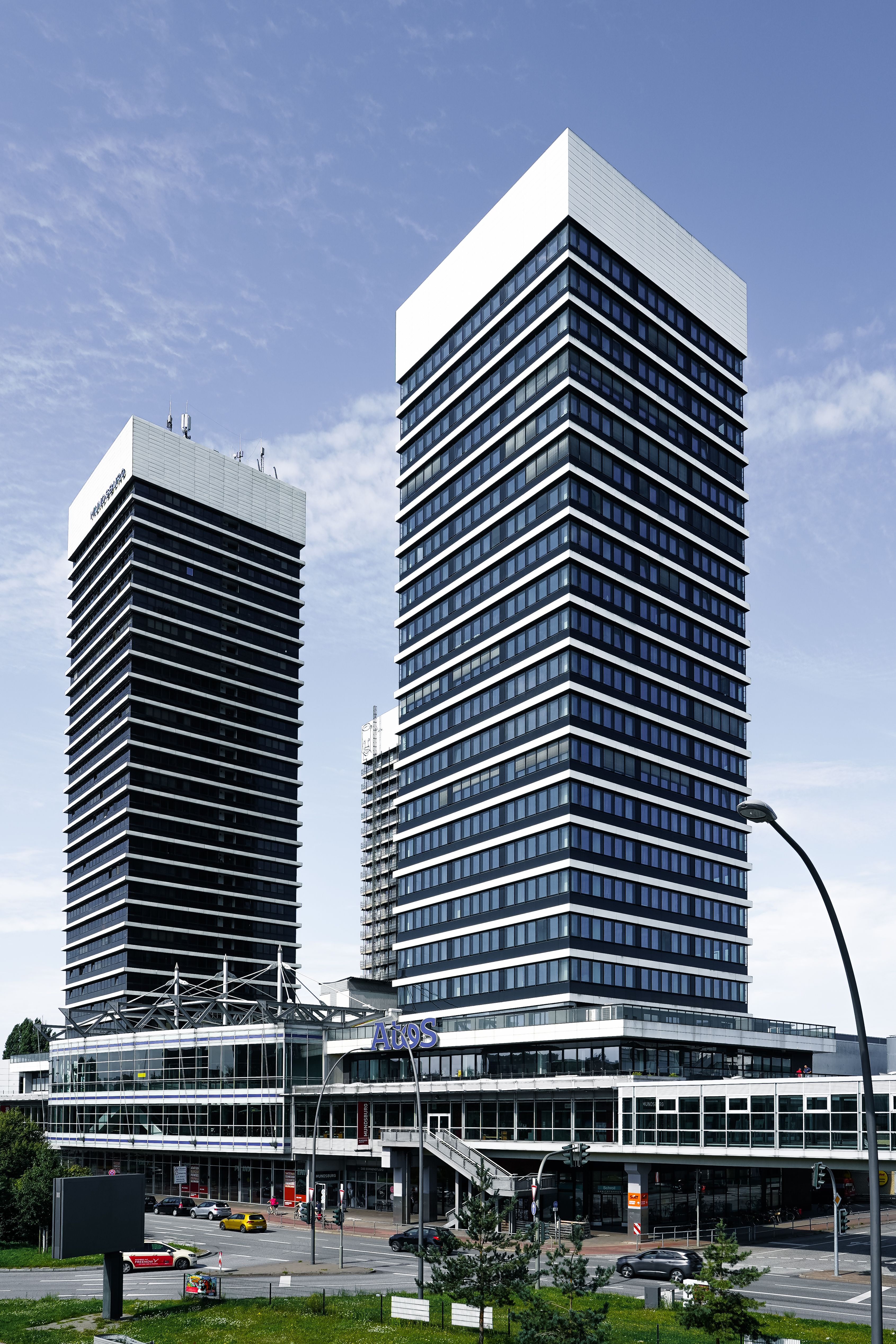 Modern High-Rise Buildings in Hamburg Skyline · Free Stock Photo