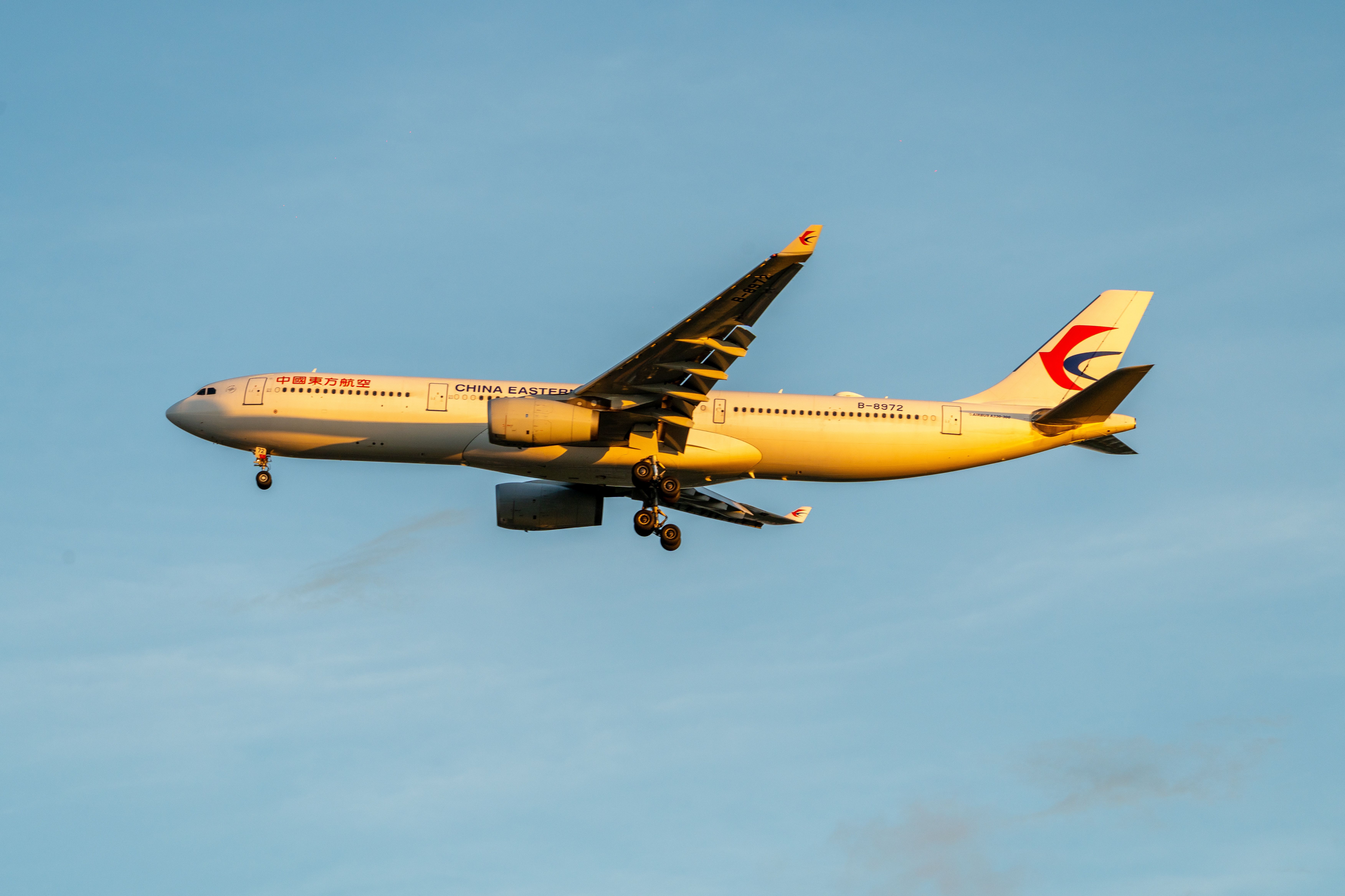 When to Use Airline Miles Instead of Paying — Photo by Wei86 Travel on Pexels