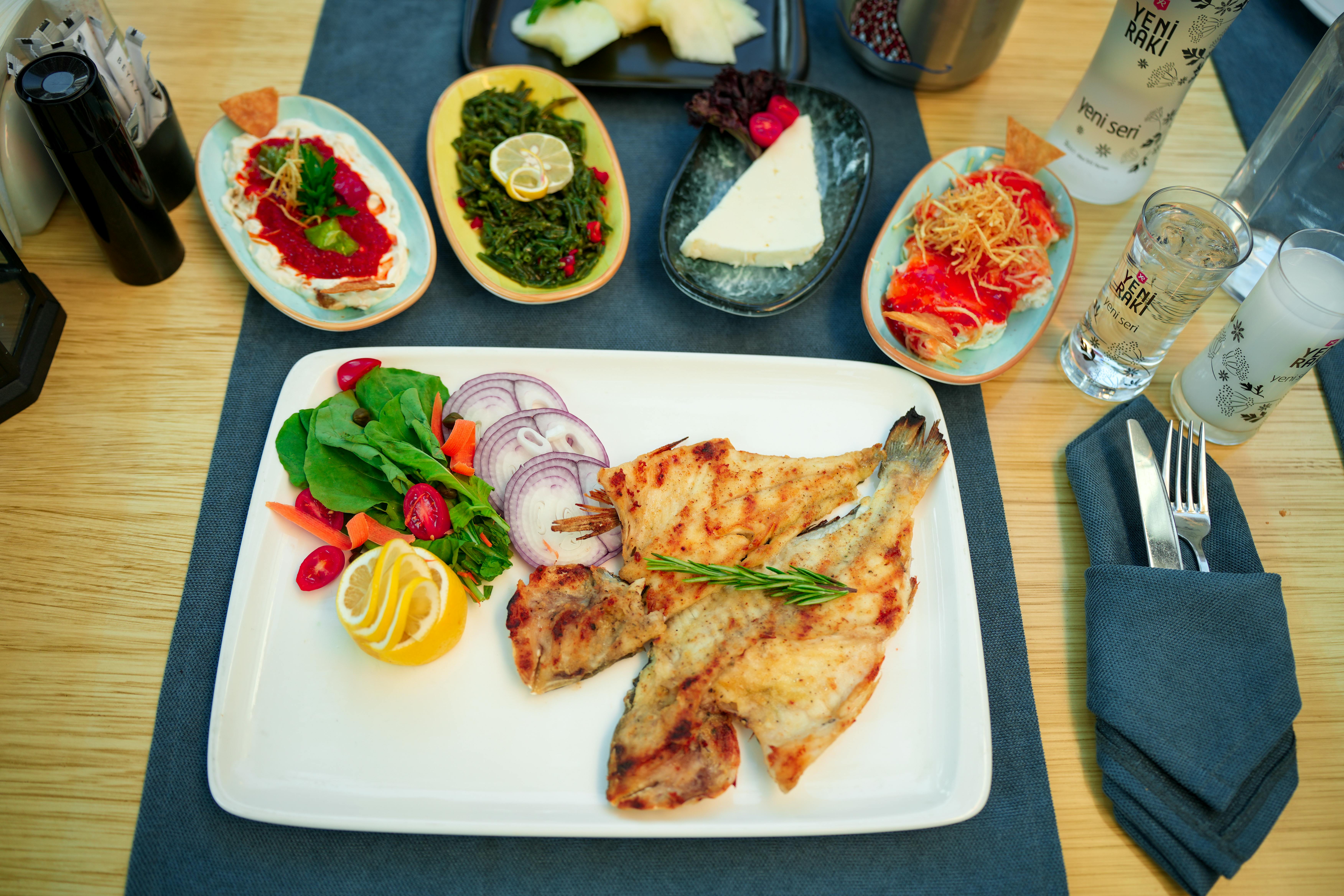 Balık pazarı, gözleme, Ege mezeleri