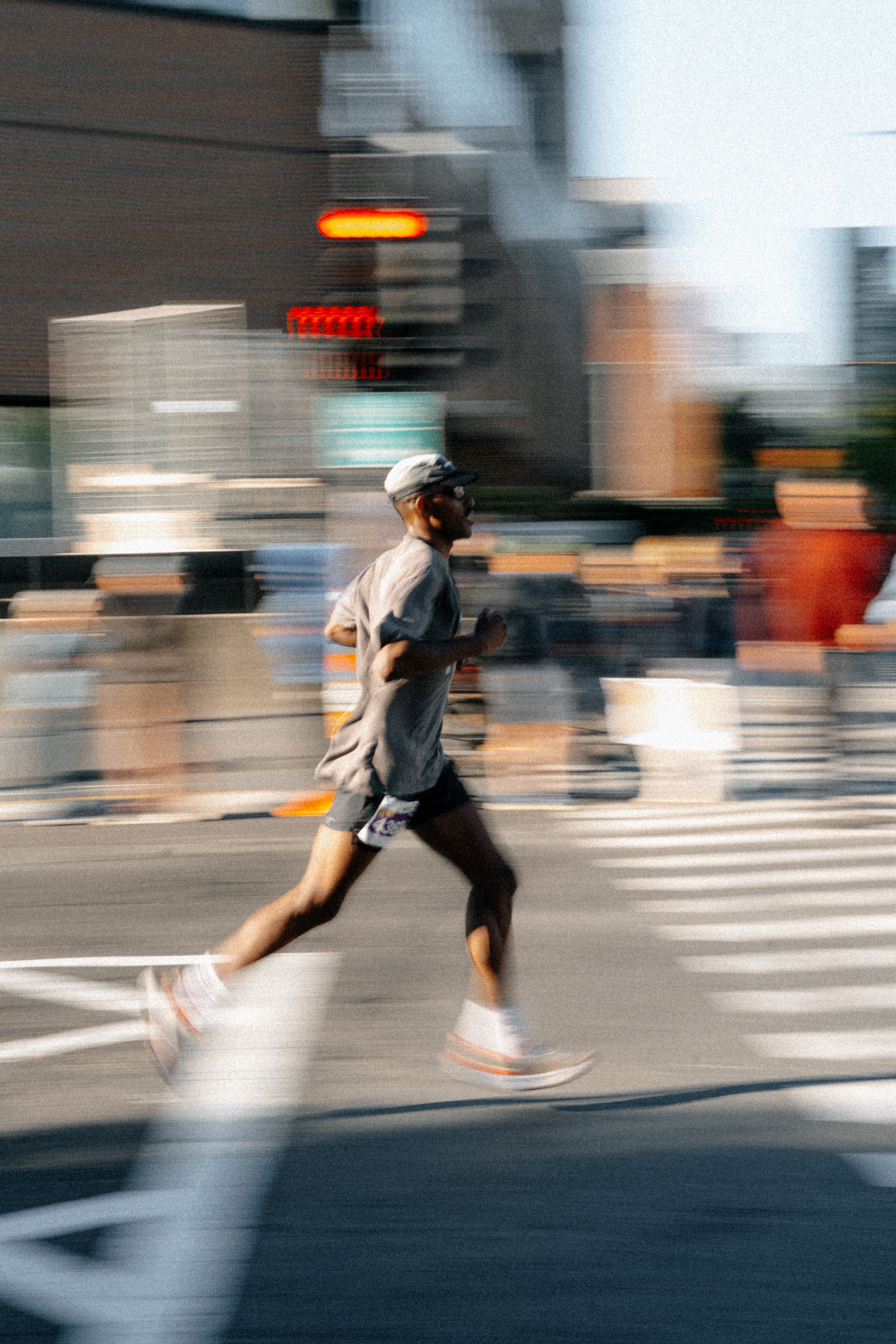 Runner in Motion on Montréal City Street · Free Stock Photo
