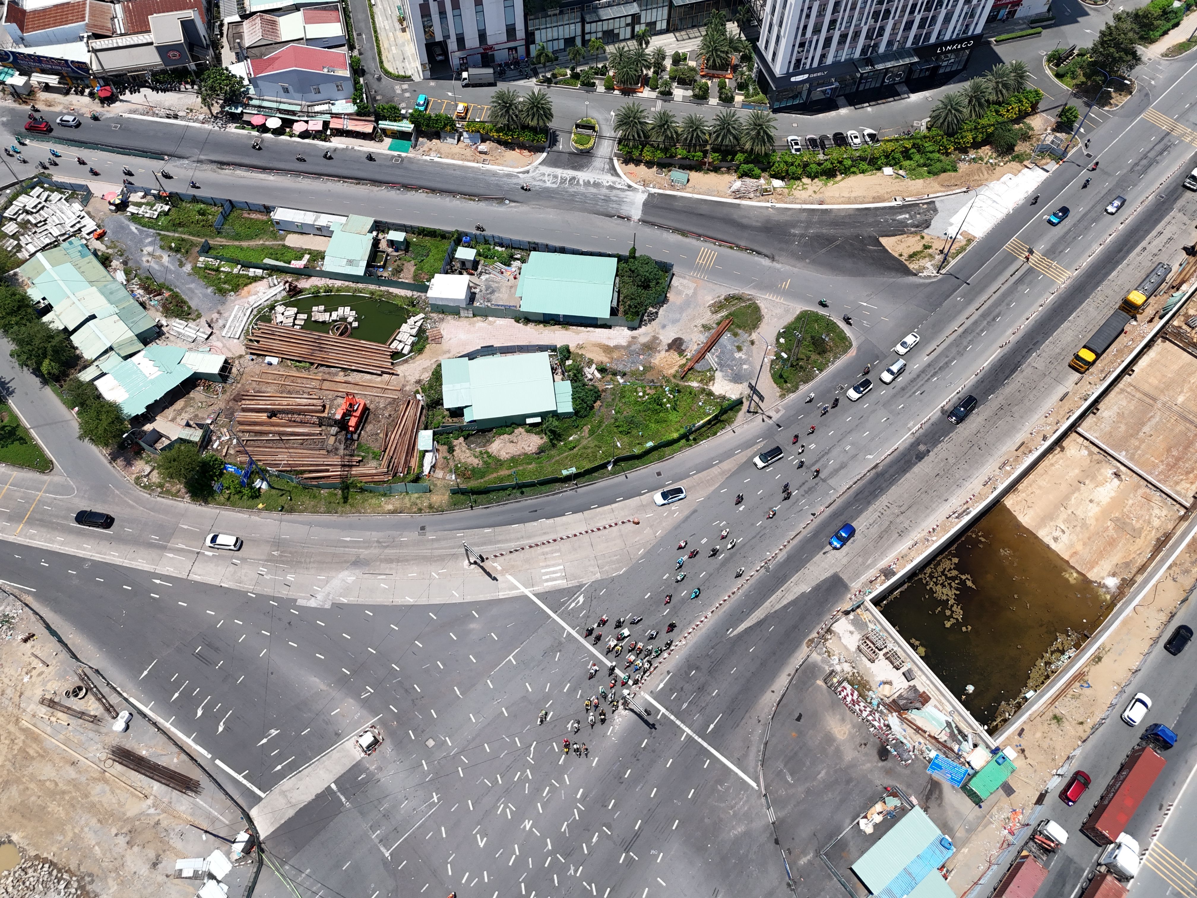 Hyderabad IT Corridor Flyovers Set for May 2027 Completion
