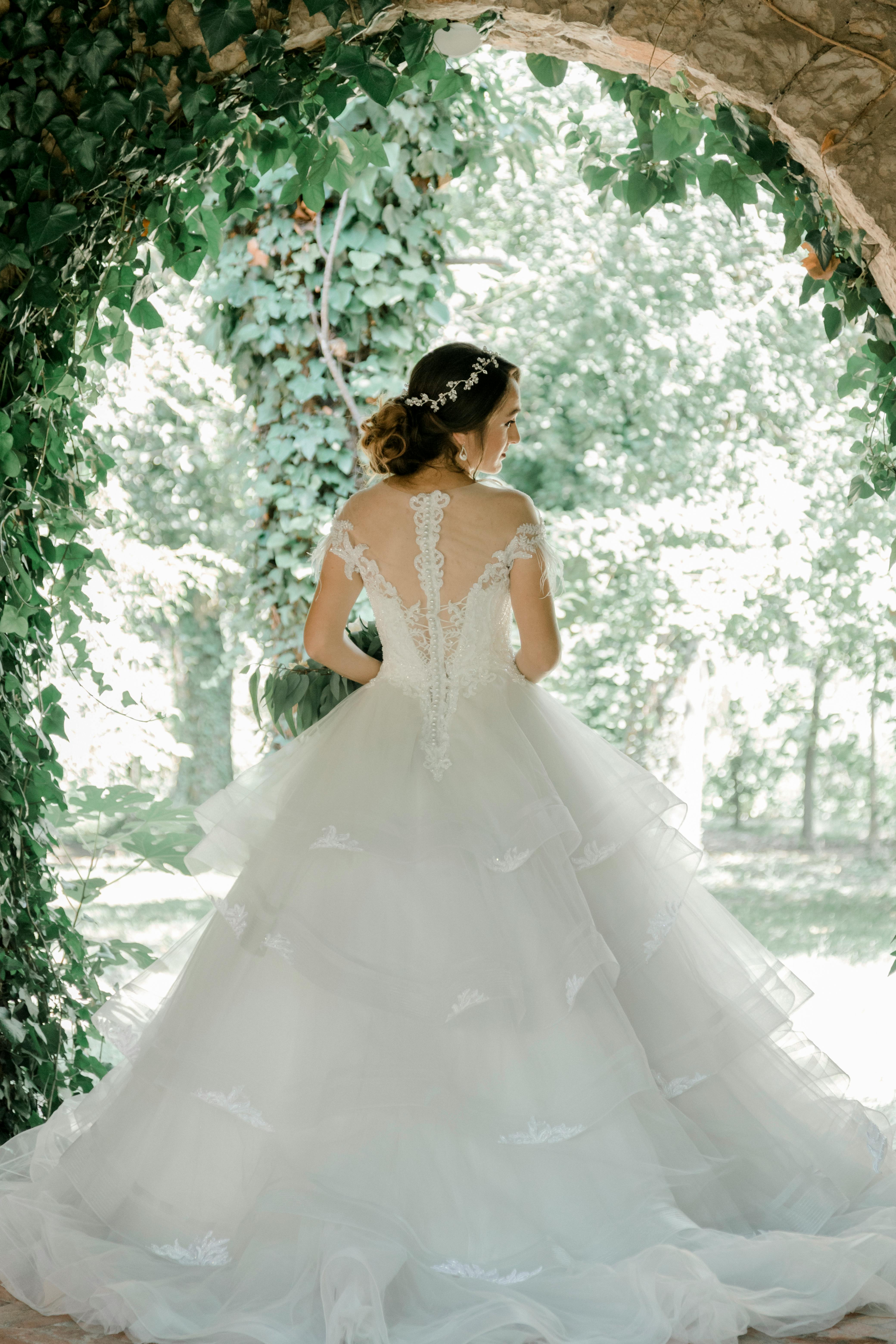 Woman wearing a white wedding gown. | Photo: Pexels