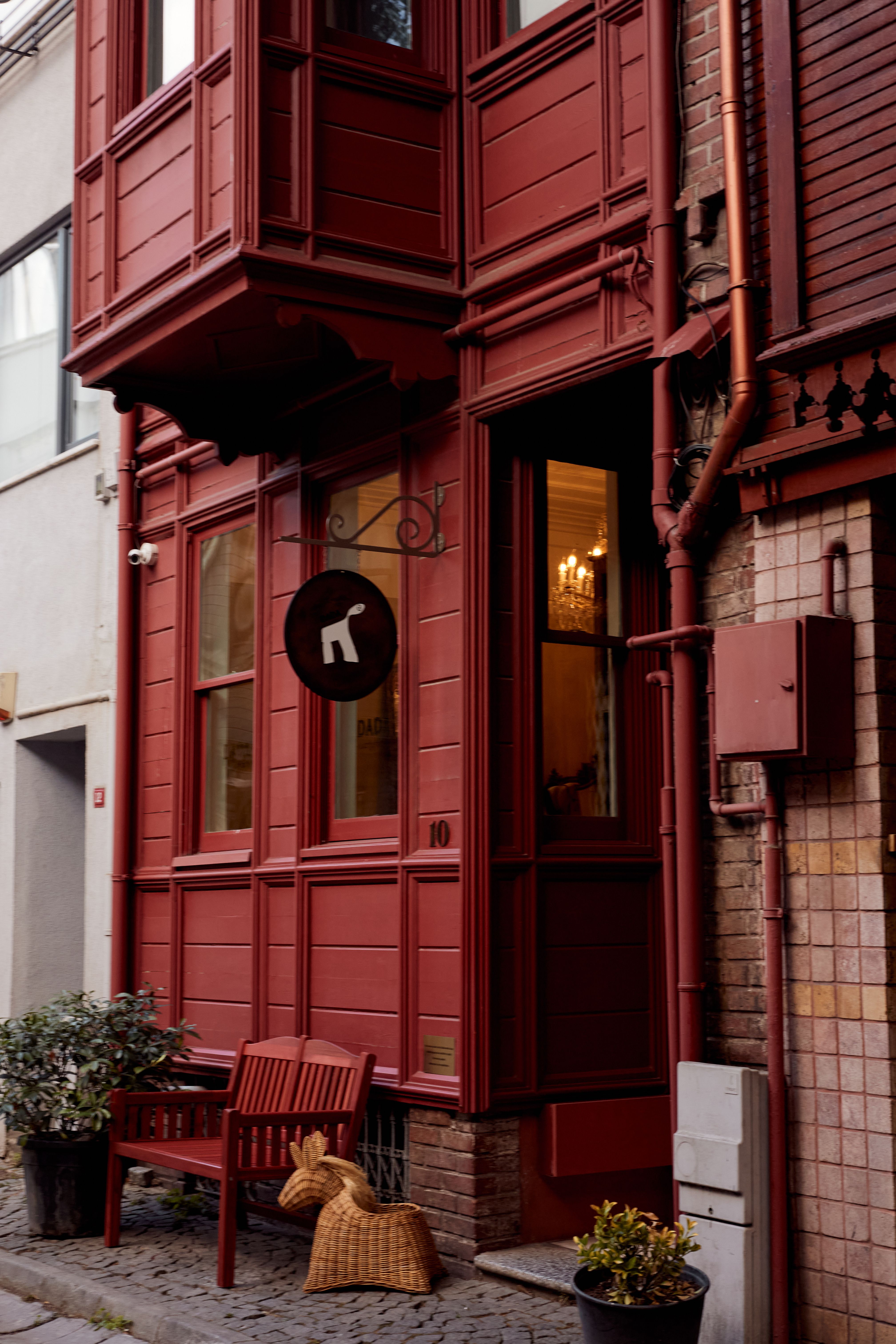 Charming Red Urban Building in İstanbul Street · Free Stock Photo
