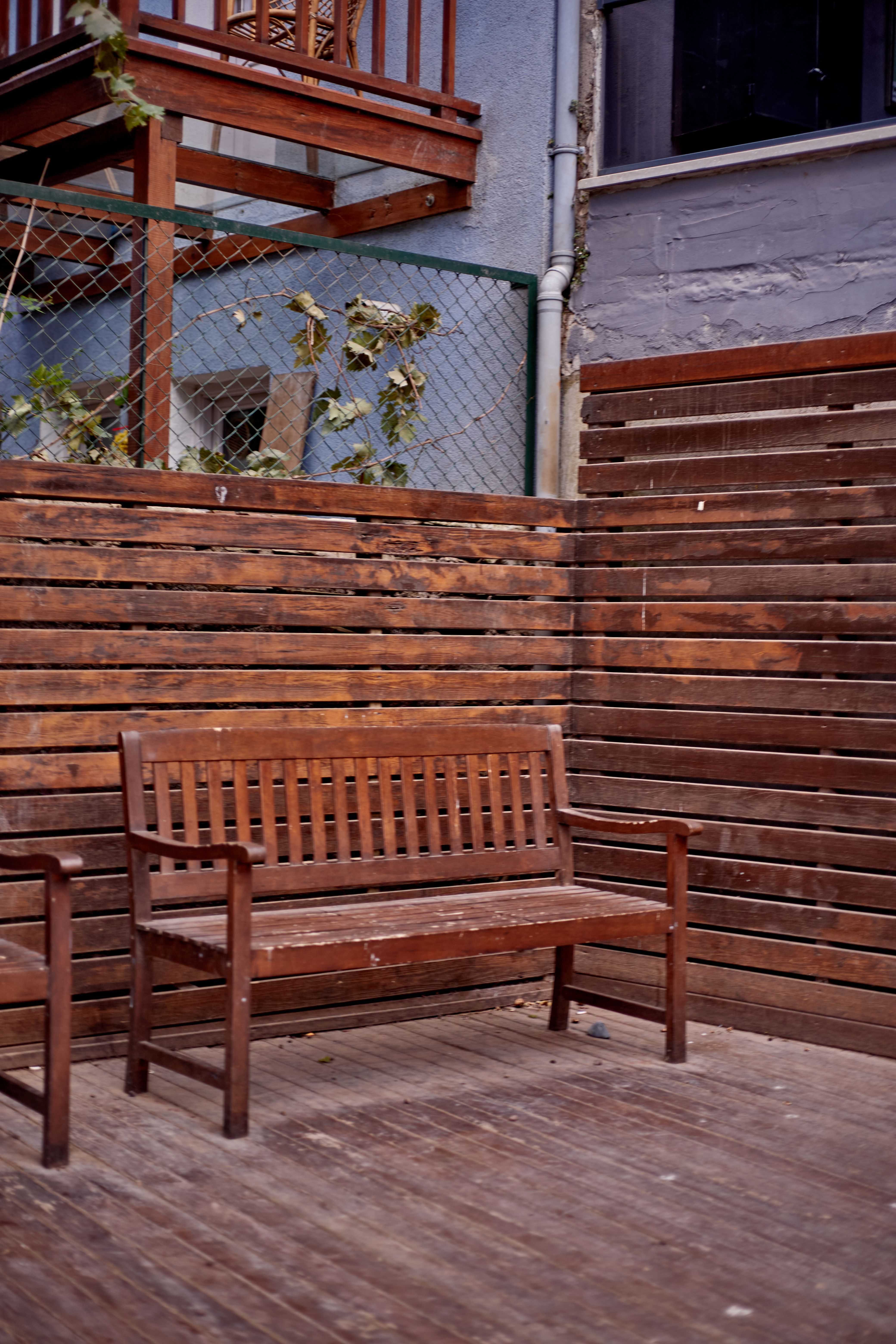 Wooden Bench in Quaint İstanbul Courtyard · Free Stock Photo
