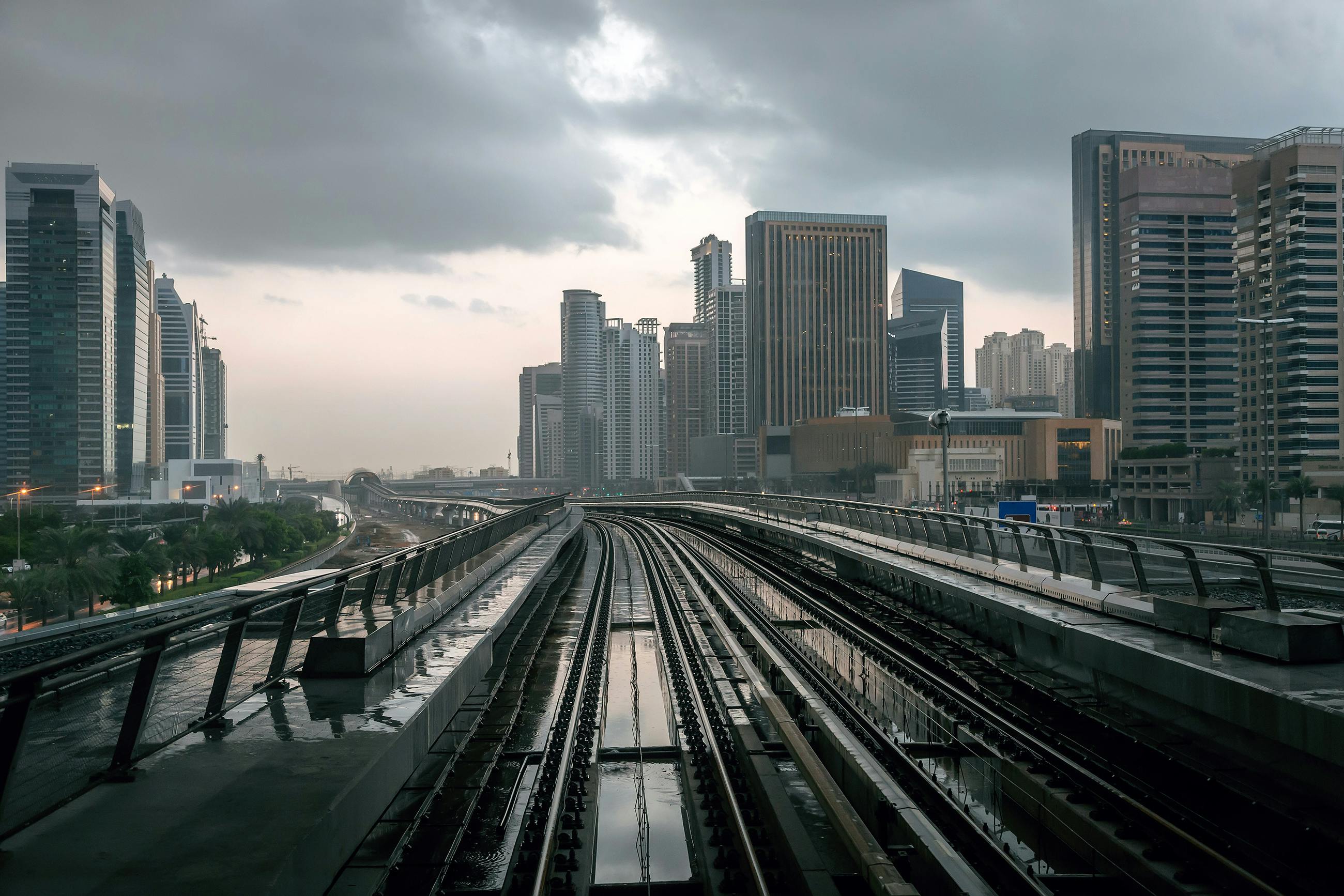 財經青紅燈｜月入2.5萬與5.2萬的理財差異解析