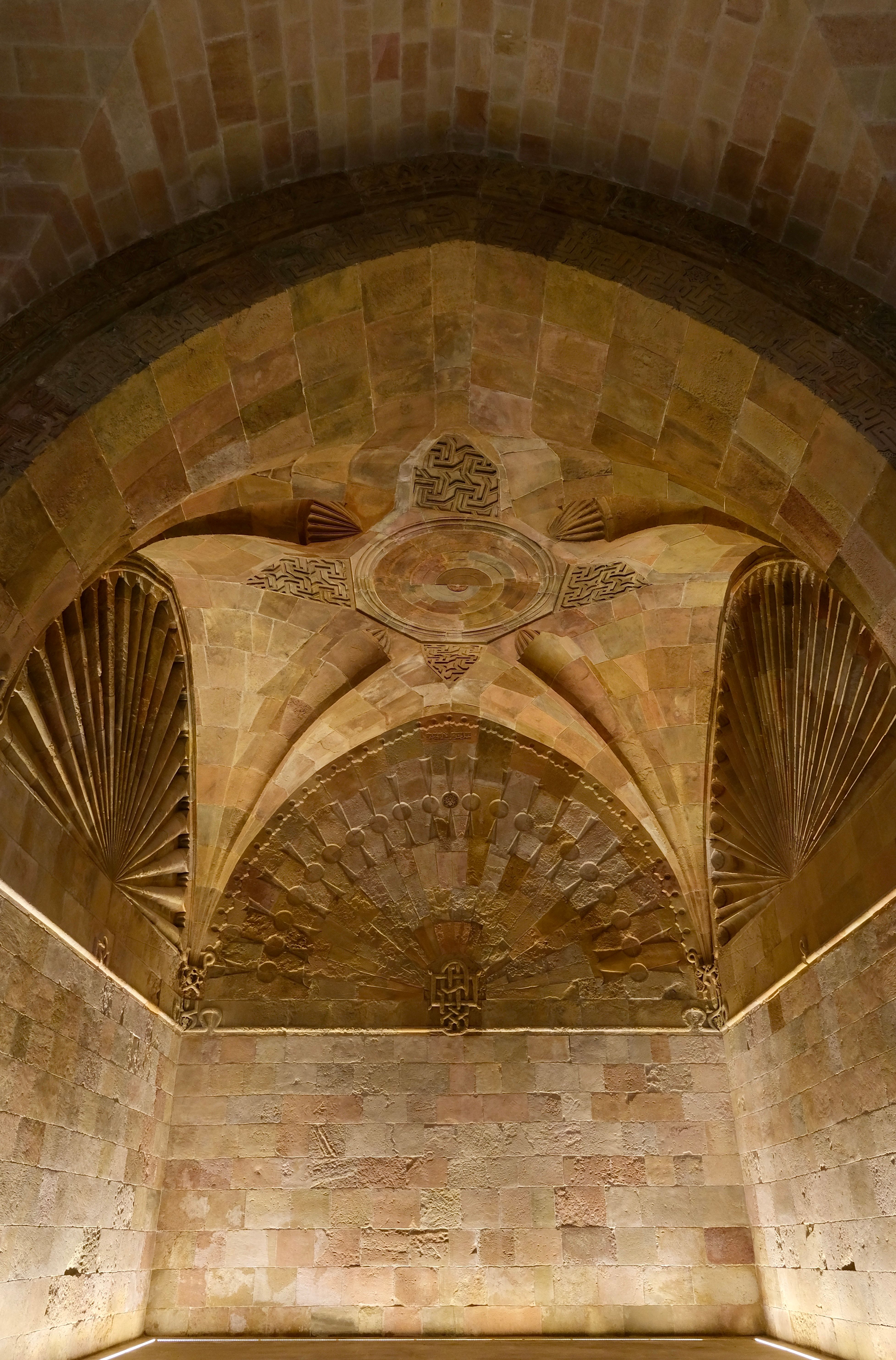 Intricate Stone Ceiling in Ancient Cathedral · Free Stock Photo