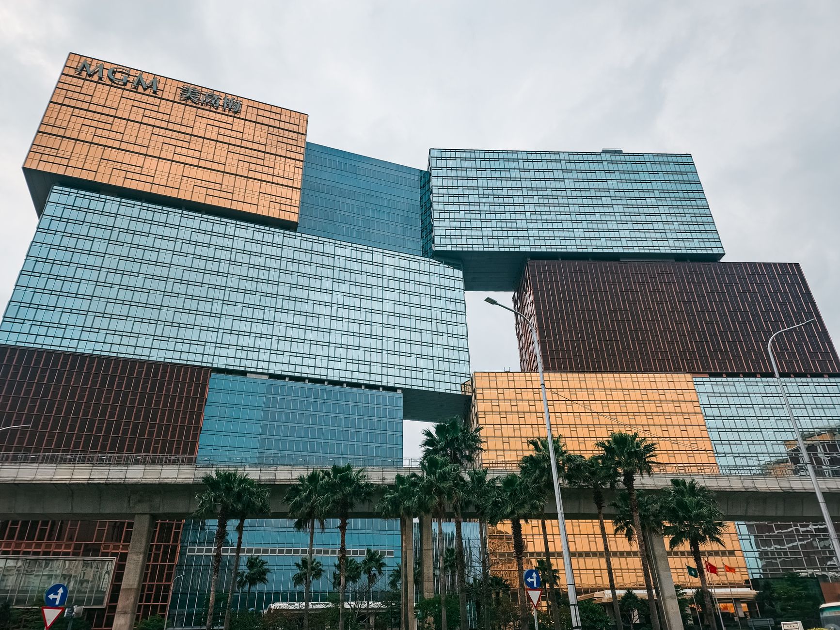 MGM Resorts Rides Tailwinds to Q2 Gains: What Investors Should Know