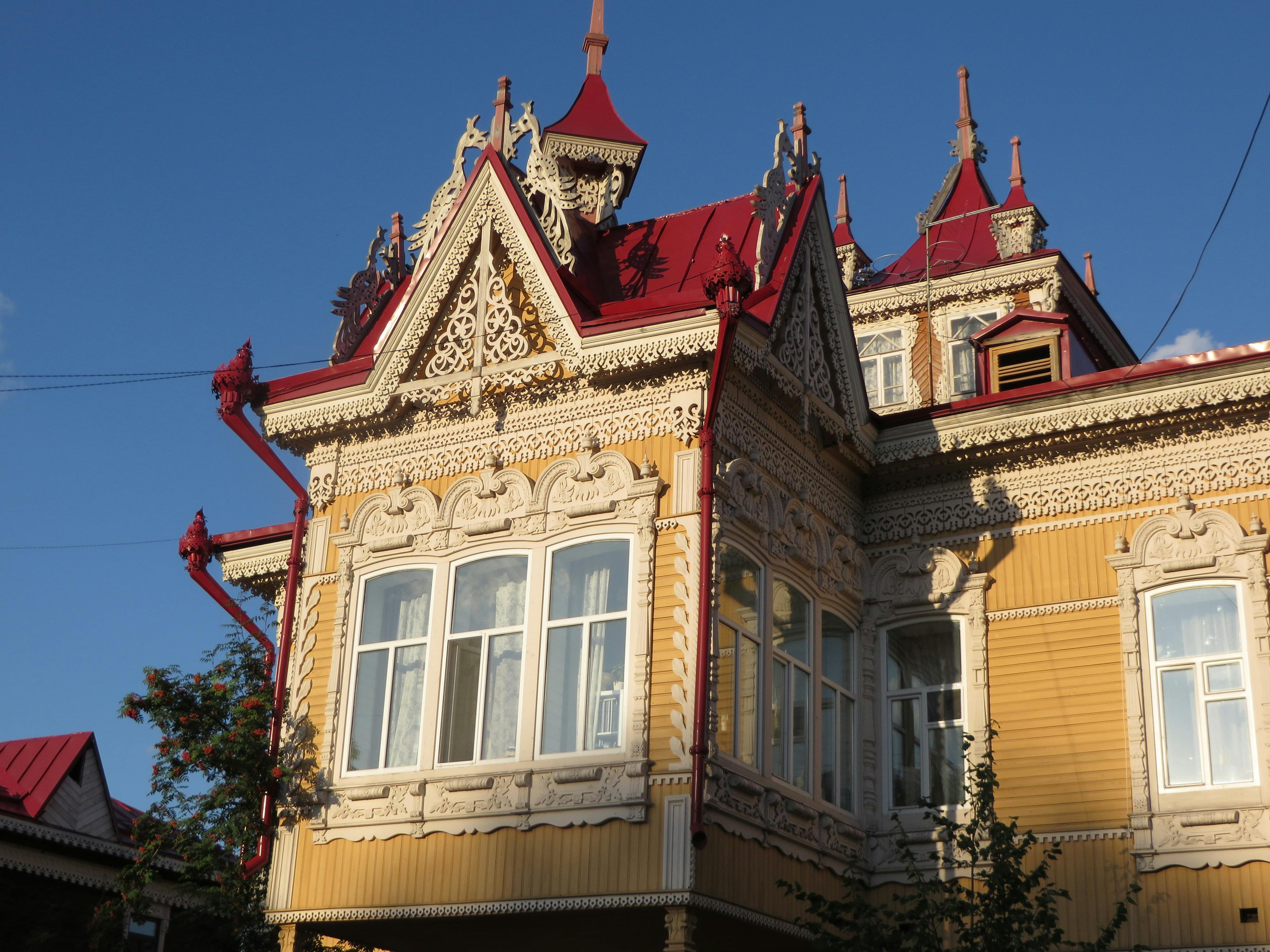 與Kourtney Kardashian Barker漫遊生活，感受朋克搖滾女王魅力