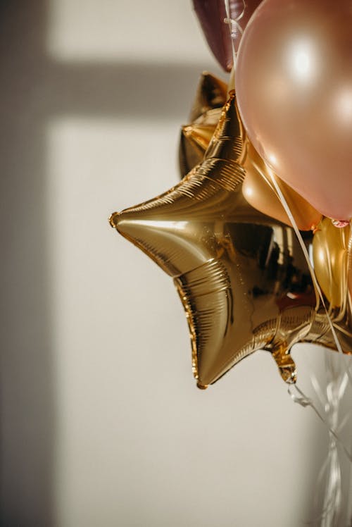 Free Gold Star-themed Balloon Stock Photo