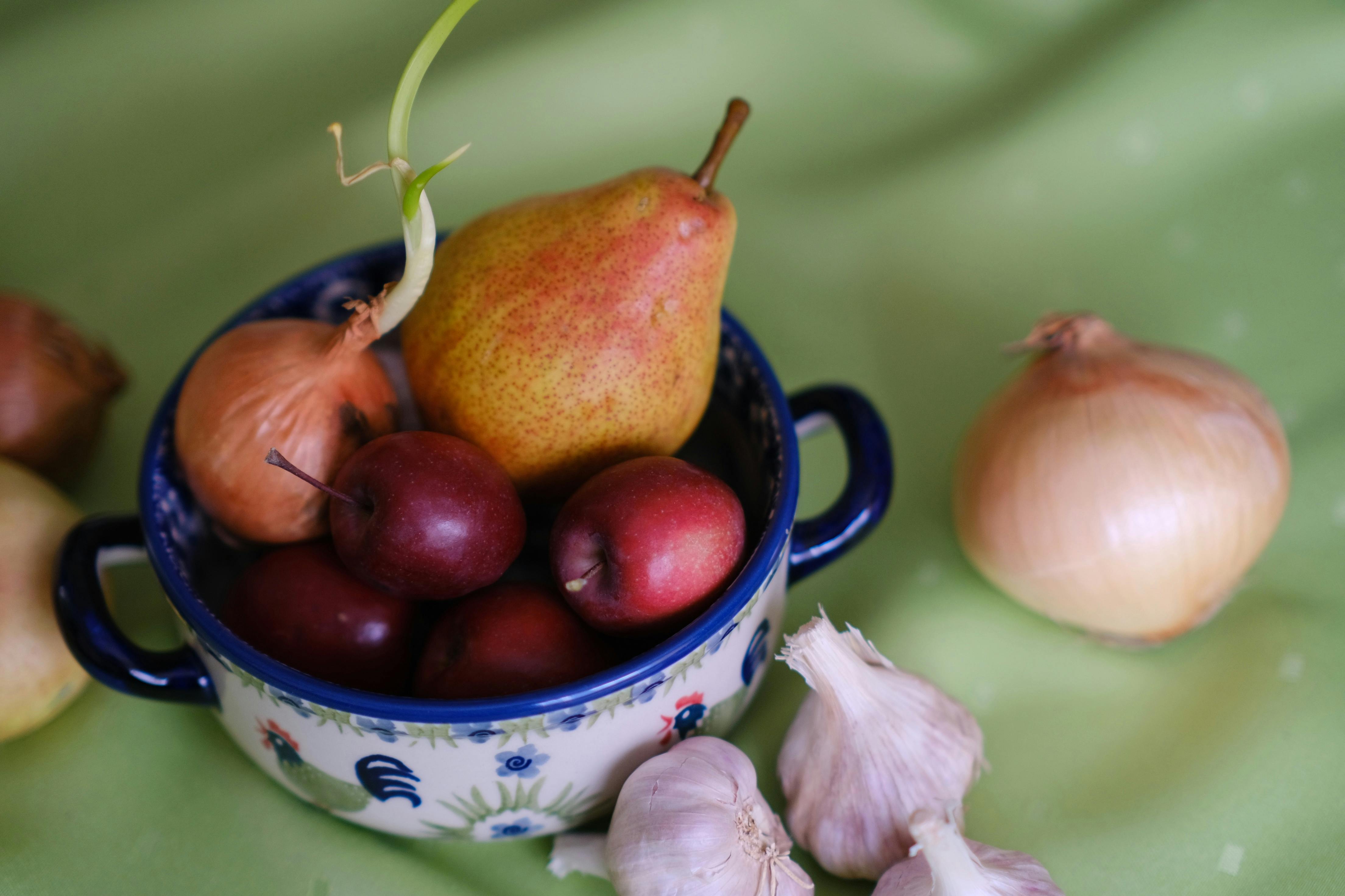 財經：油價上周狂飆今暴跌，背後原因全解析