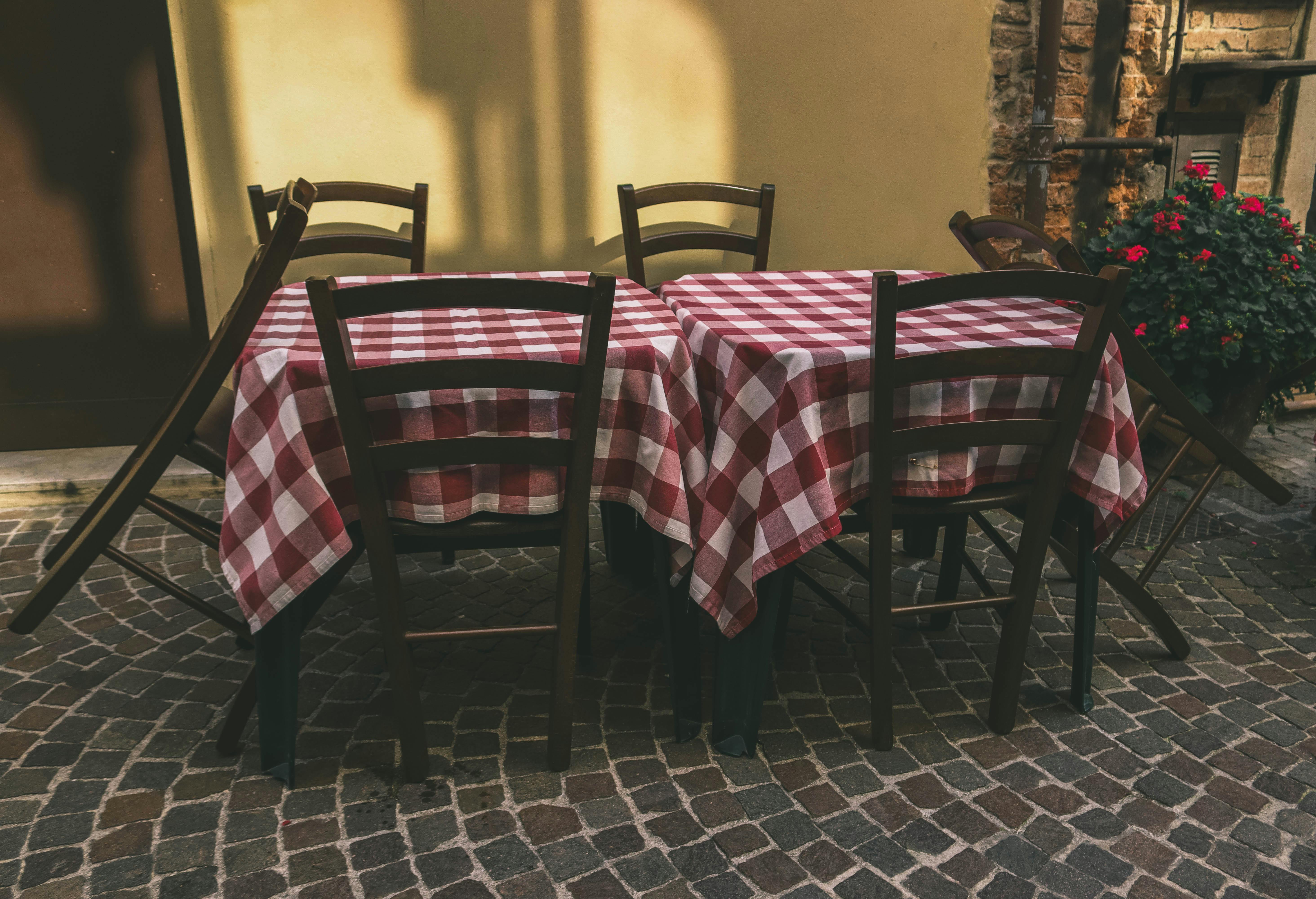 生活：瓊瑤御用女主角容貌大變，感情坎坷無兒女，喪夫後獨居面臨