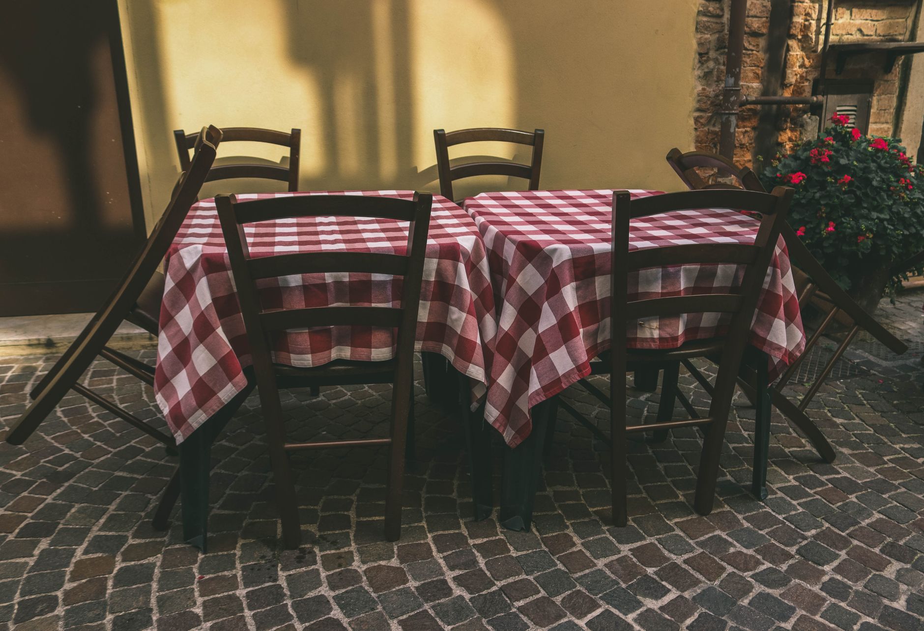 How the Loud Budgeting Trend Is Reshaping Restaurant Sales and Service
