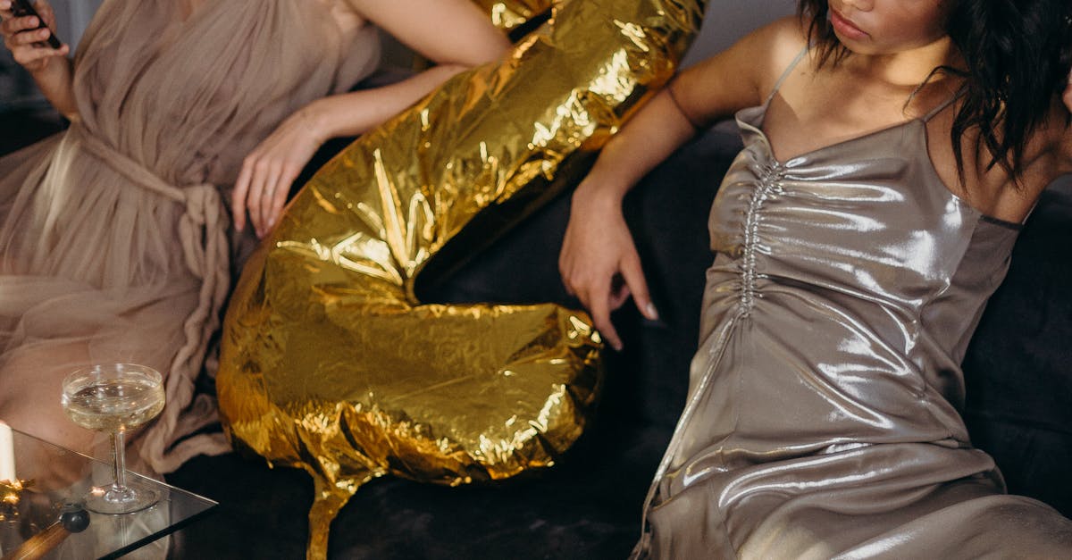 How much do models make in Canada per year