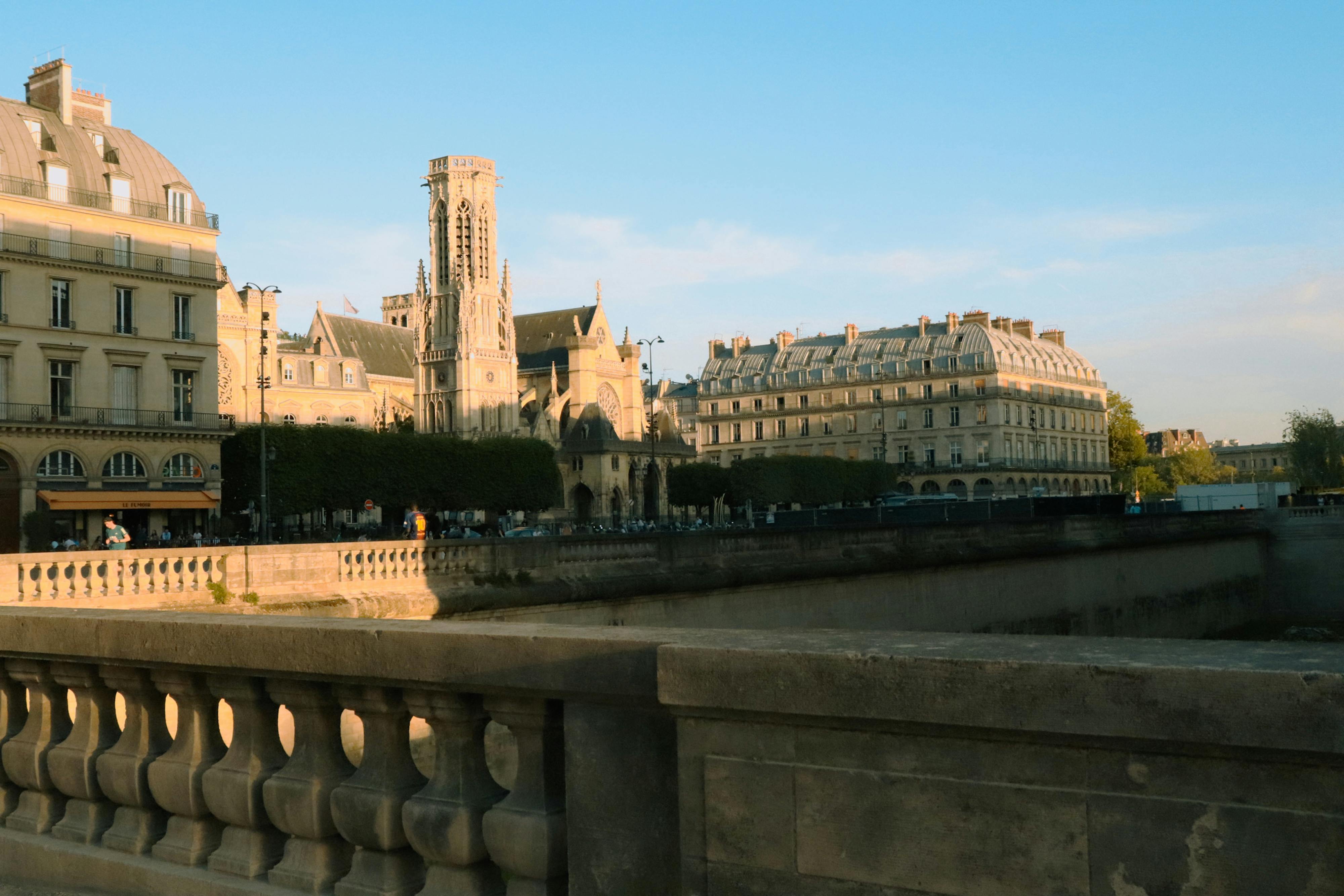 Paris, première fois : le guide éditorial pour saisir la ville entre culture et gastronomie