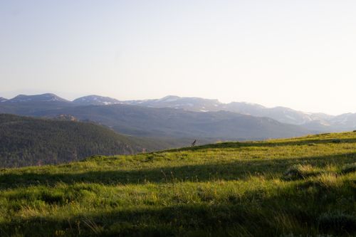 Free Breathtaking view of Wyoming mountains during golden hour, showcasing natural beauty and tranquility. Stock Photo