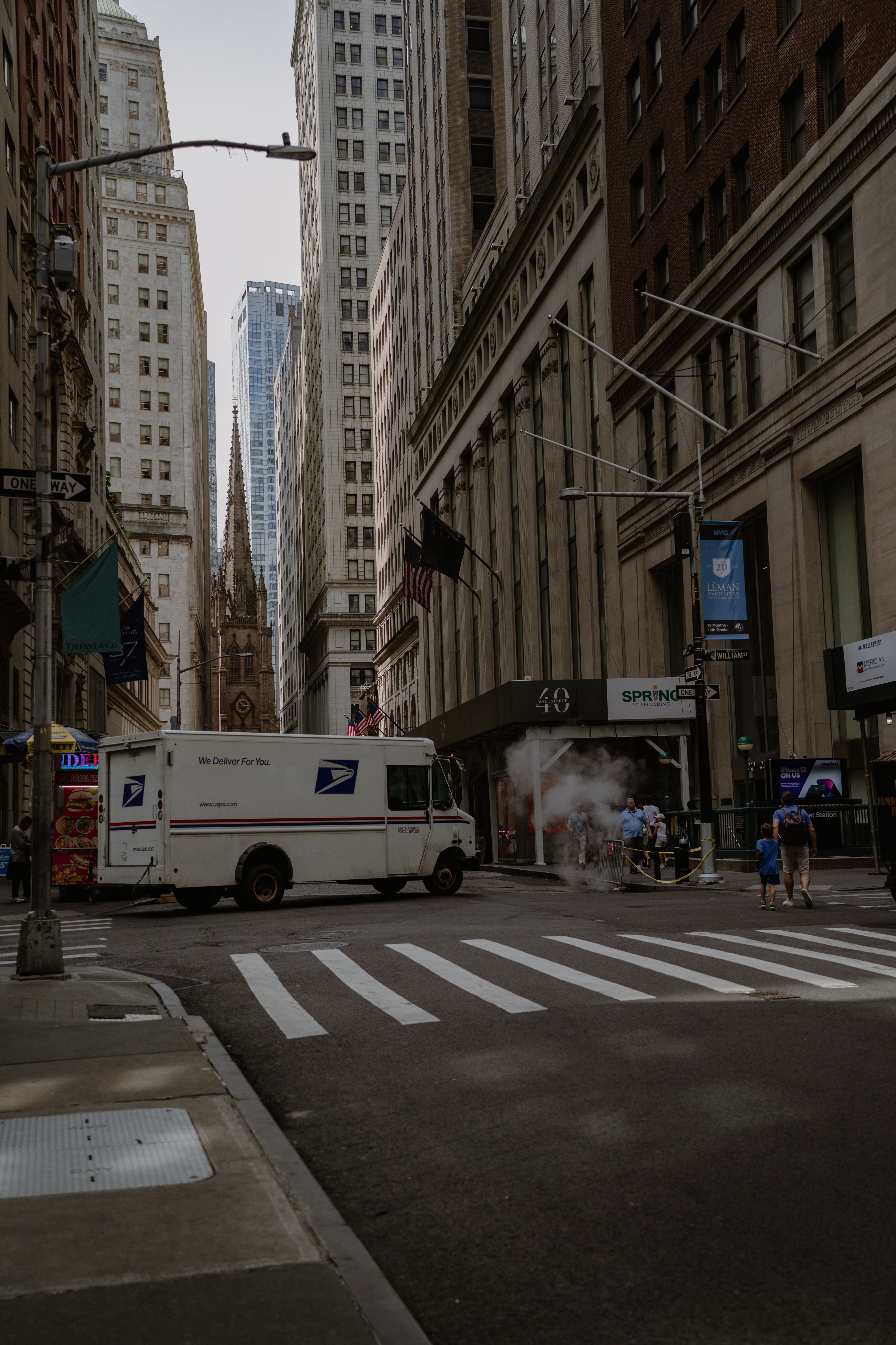 Busy Urban Street with USPS Truck in New York City · Free Stock Photo