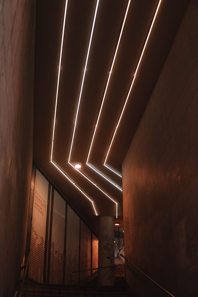 Vigas decorativas PVC en residencia moderna