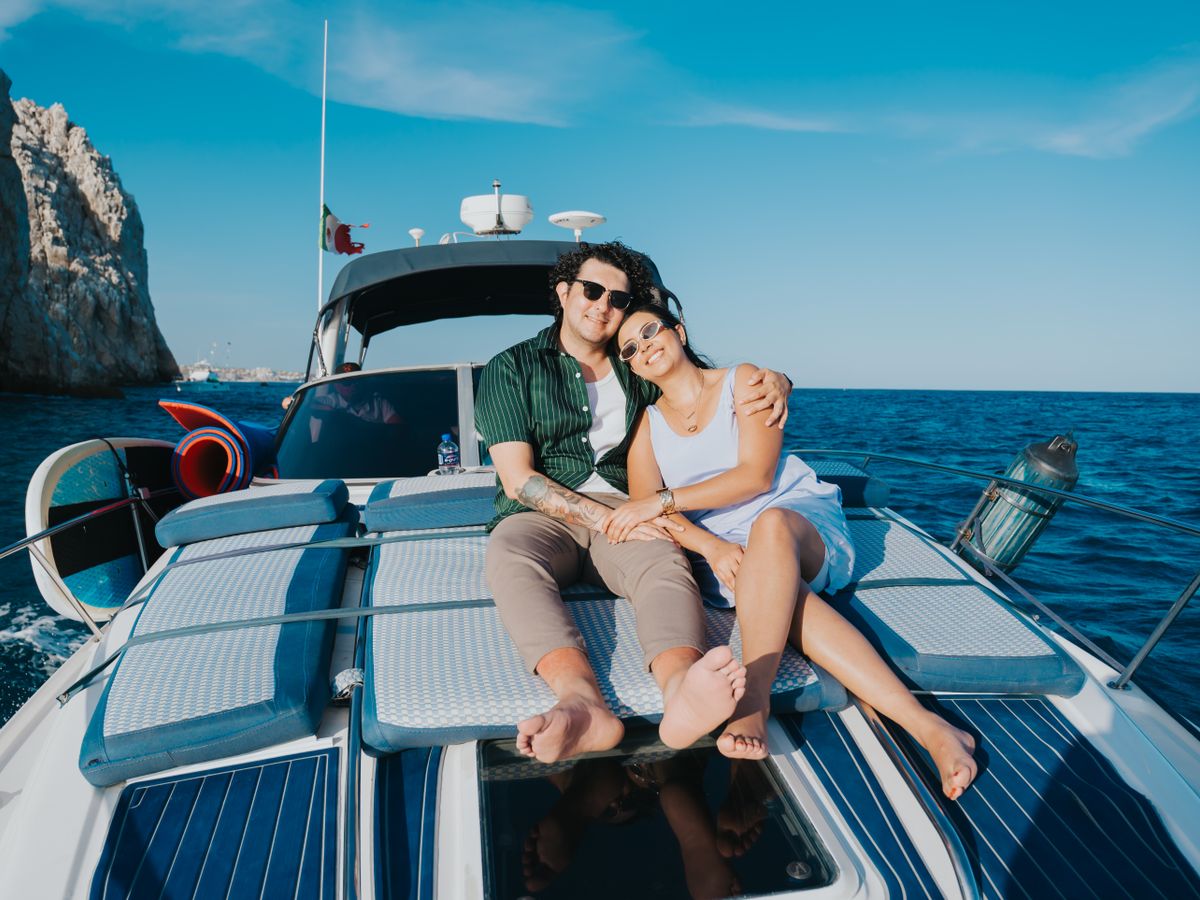 Couple enjoying time together on the water in Los Cabos