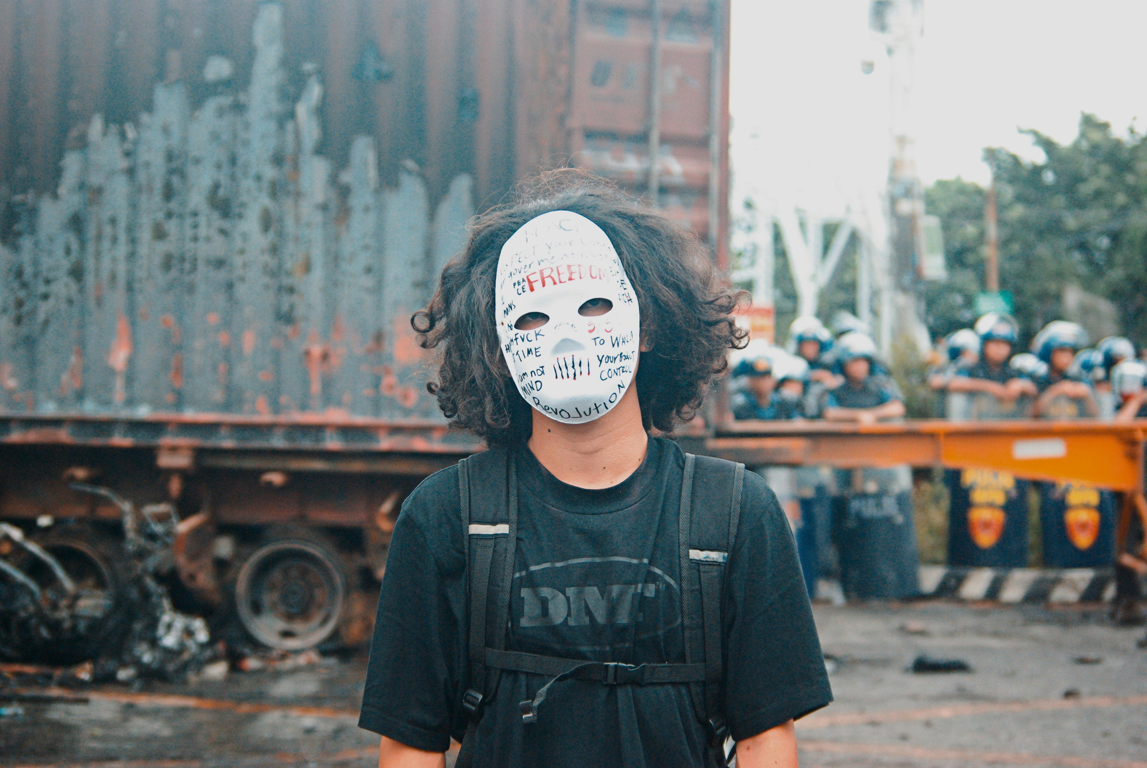 政治：菱傳媒創刊總編蔡日雲承認曾單方面接收黃國昌訊息