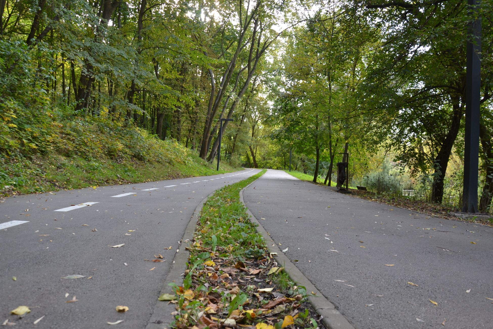 Lichtkoepel aangetroffen in berm fietspad Rijen