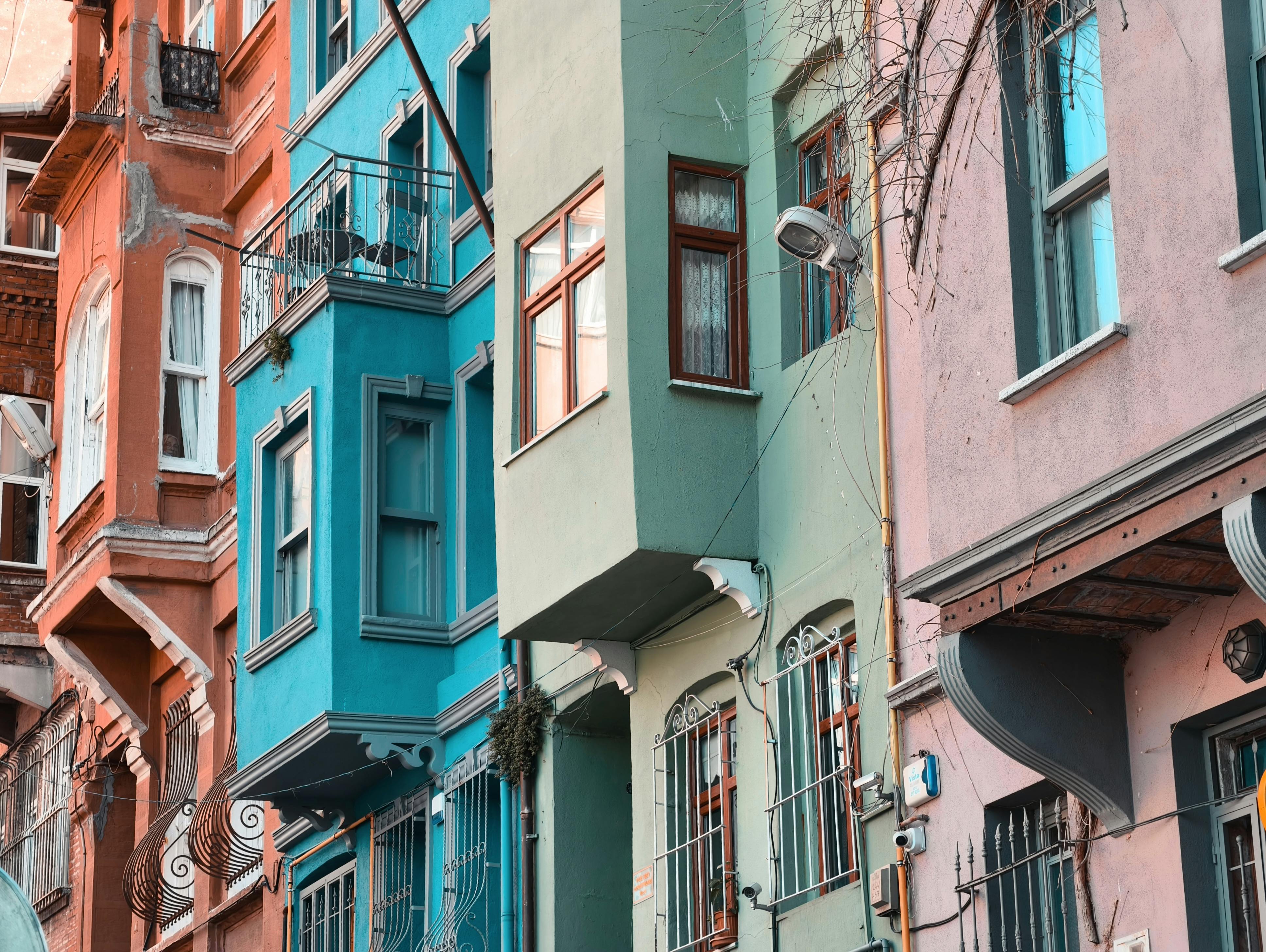 Mortgage rates fall as Iran ceasefire eases market tensions — Photo by Ramazan Yalçın on Pexels