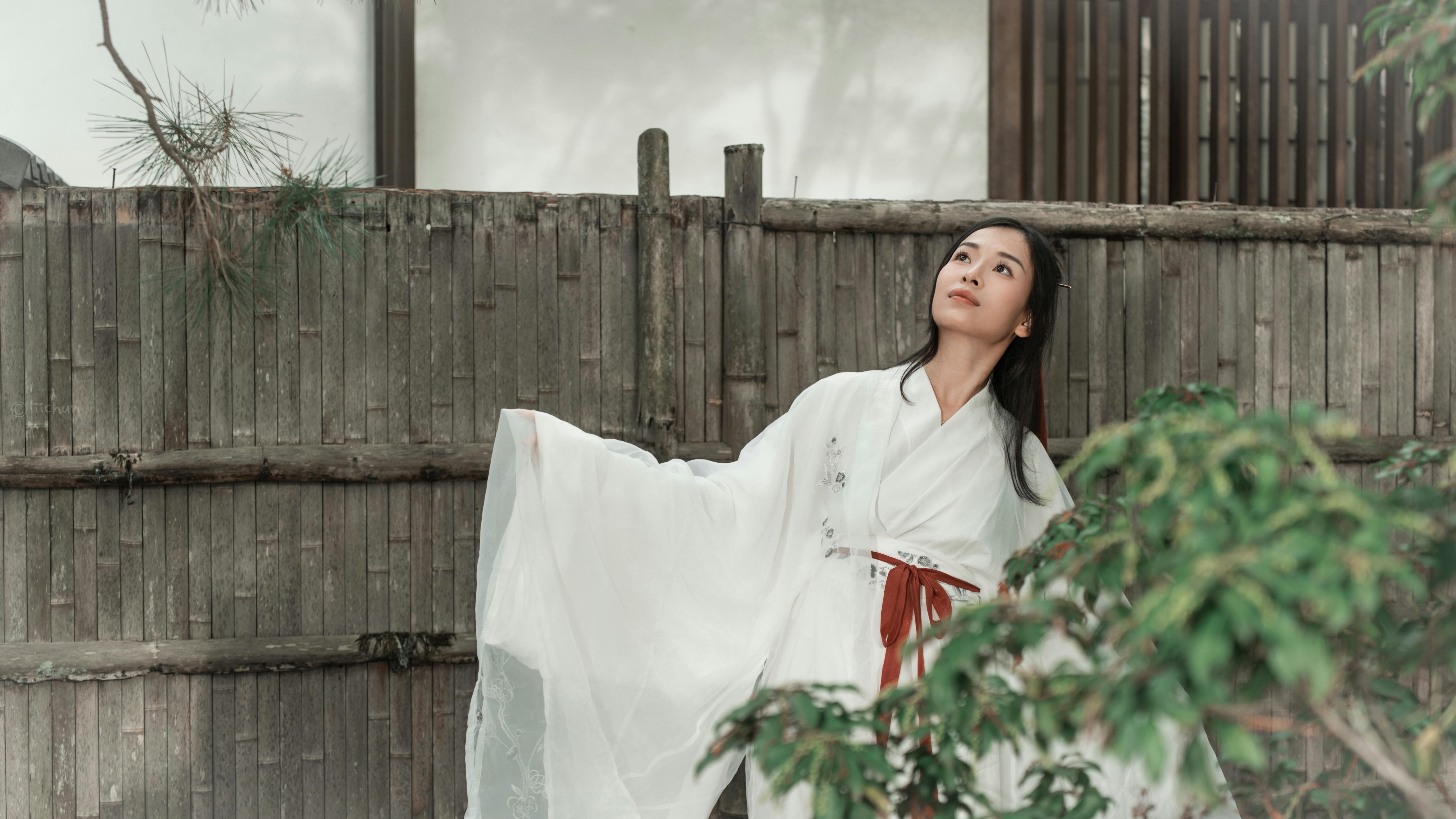 生活：女演員昔日《星期三》造型與現今變化大揭密