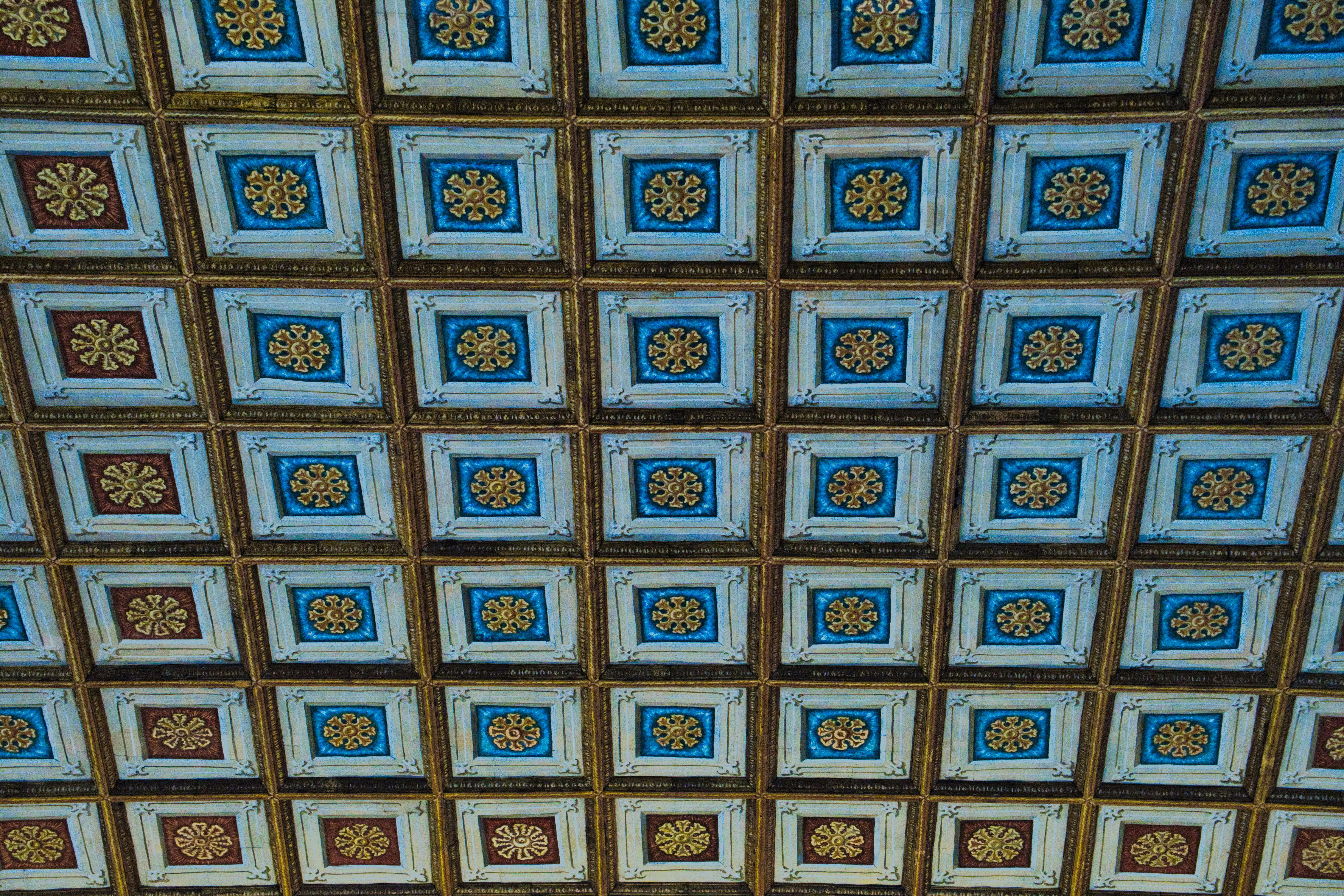 Exquisite Architectural Ornamentation: An Artistic Journey