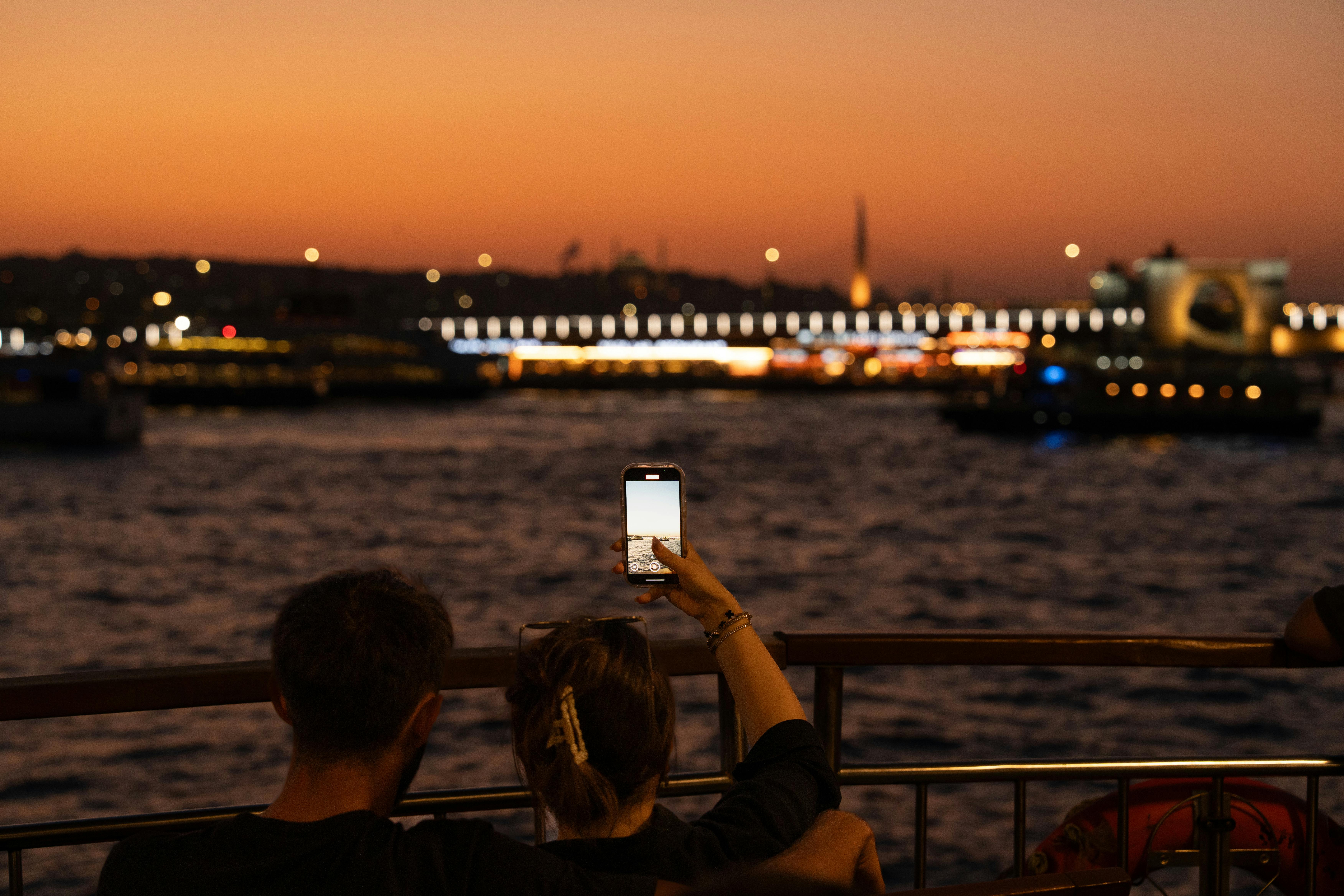 Scented Connection: Creating Lasting Bonds Through the Magic of Fragrances