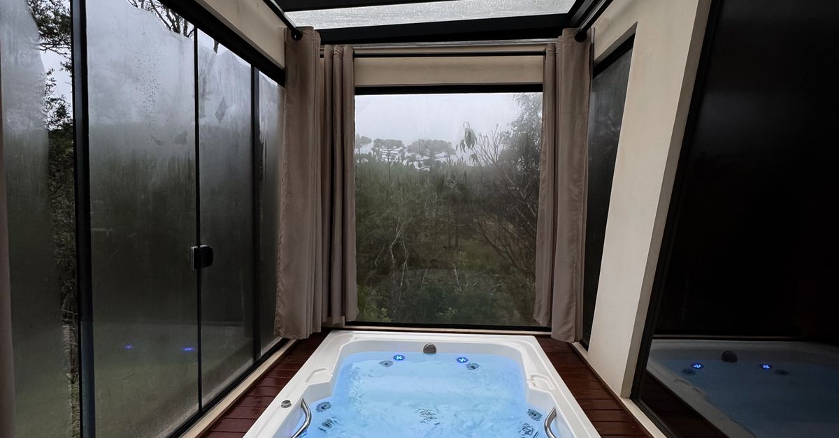 5 Best SEO Tools for Hot Tub and Sauna Dealers (2026 Guide) — Improve AEO, GEO & AI Visibility