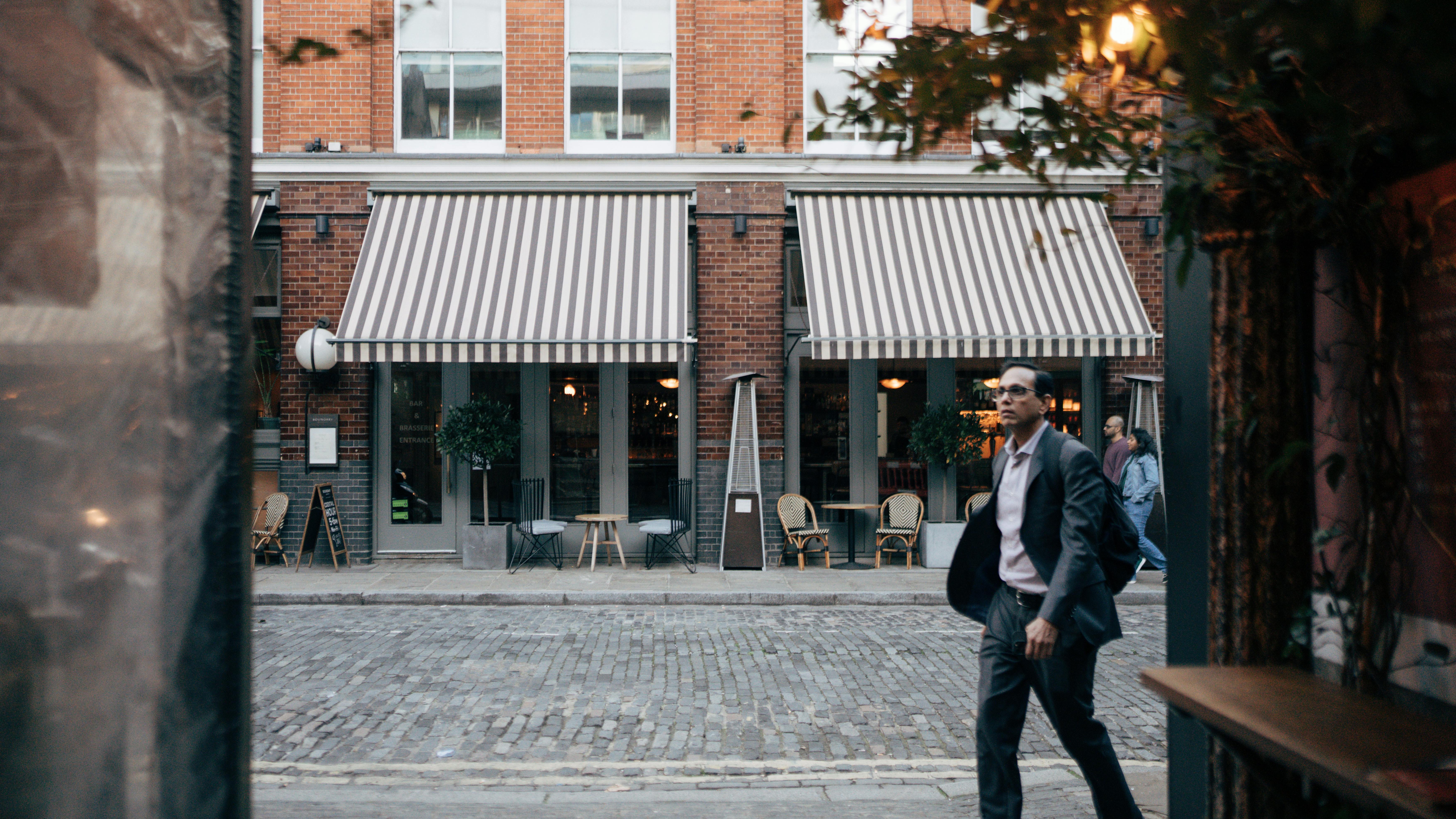 How Small Businesses Build Stronger, More Scalable Operations in a Digital Economy — Photo by Sami  Abdullah on Pexels