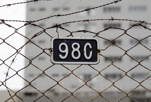 98c Plate on Fence