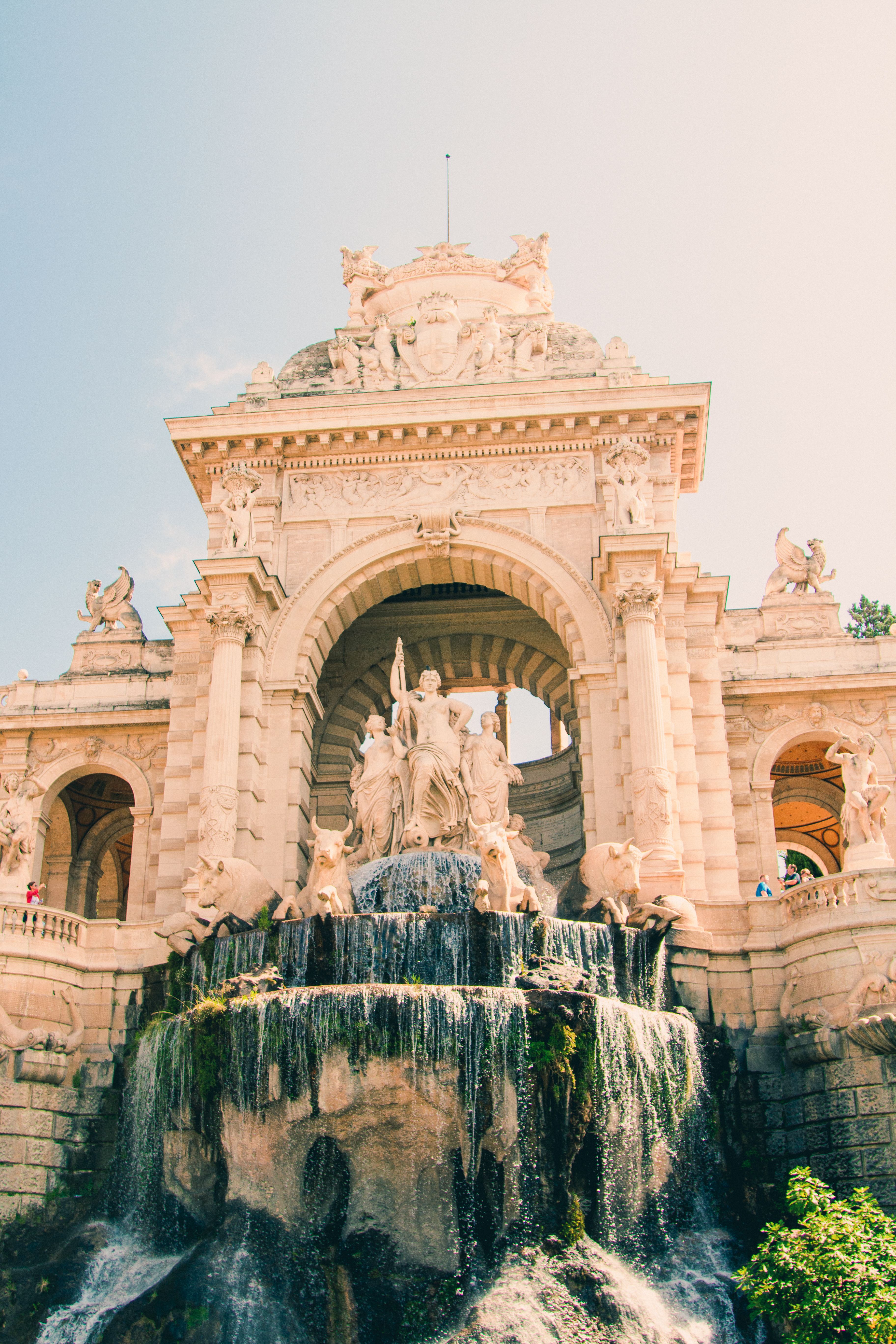 Couverture : Buying an apartment in Marseille: the complete guide