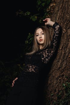 1. 艺术肖像：提供各种风格的艺术肖像照片，包括写实、抽象、印象派等