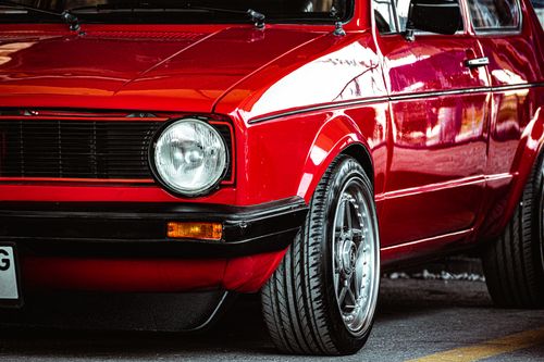 Free Front view of a classic red car parked outdoors in Ankara, Türkiye. Stock Photo