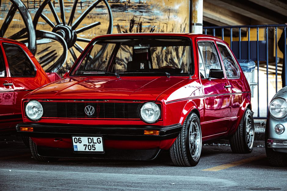 Od Garbusa po auta na prąd. Historia marki Volkswagen