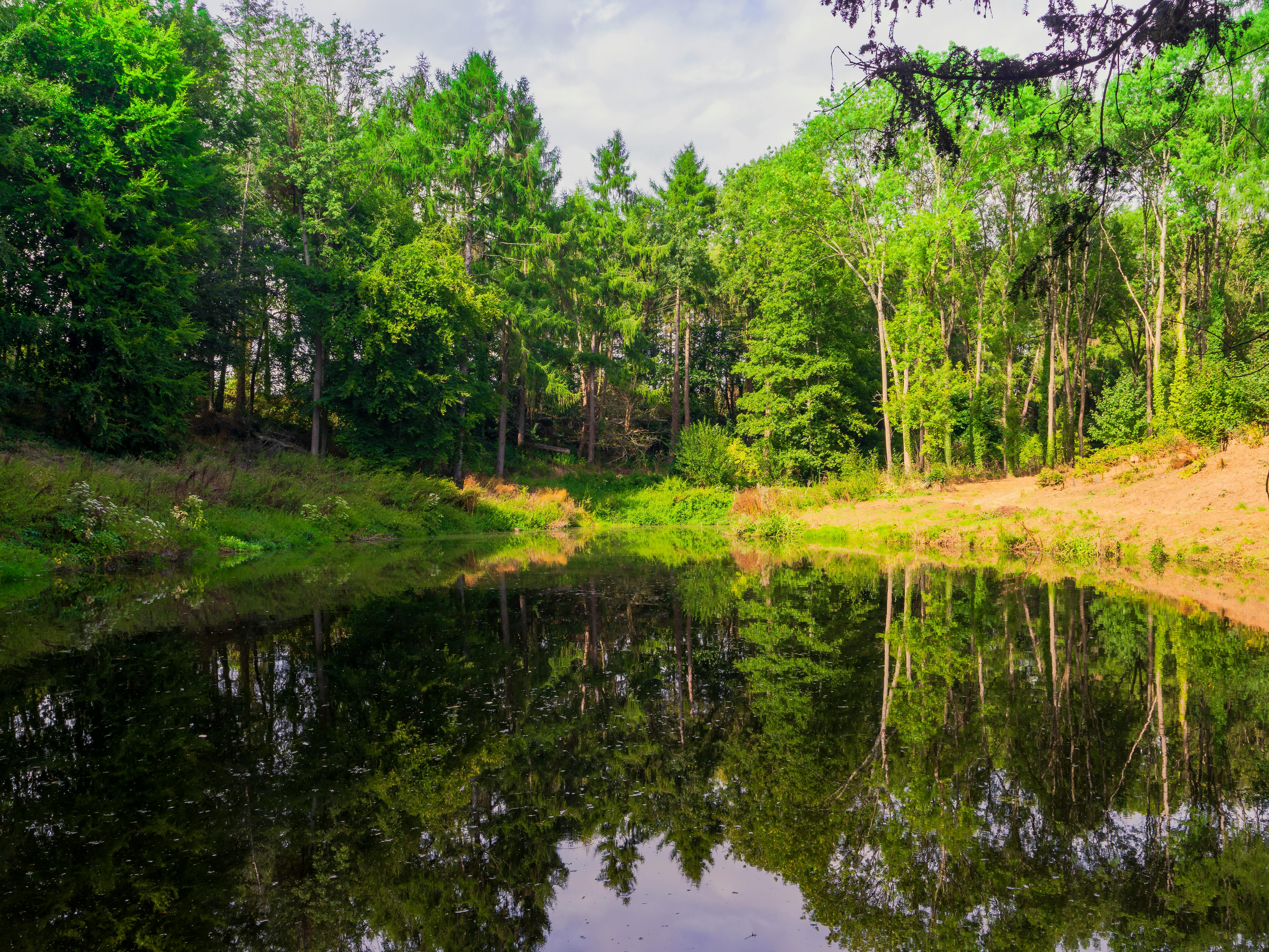 生活：馬太鞍溪堰塞湖水量降至溢流前6.7%，警戒仍維持紅色