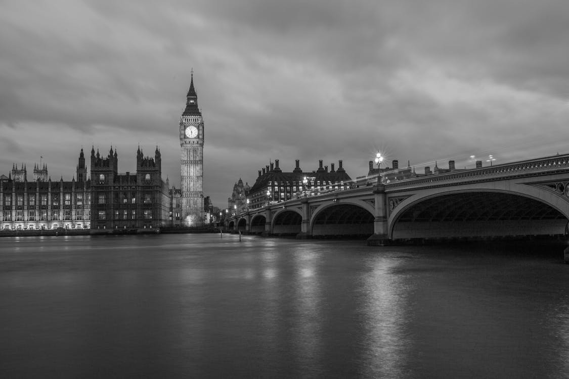 Fotobanka s bezplatnými fotkami na tému Big Ben, čierny a biely, hodinová veža