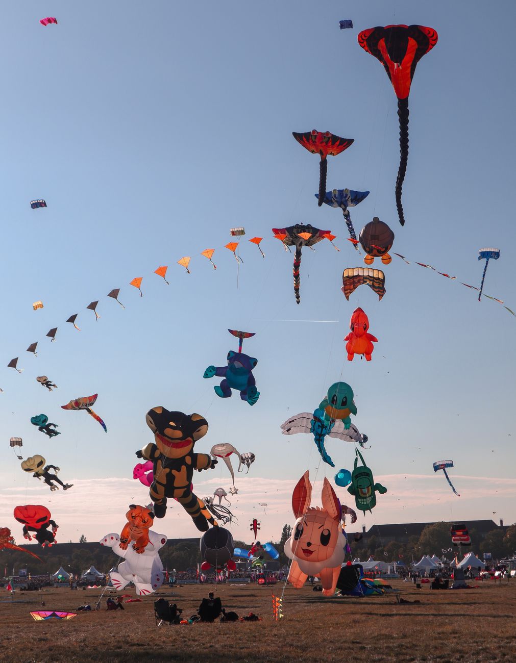 25,000 Kites Turn a Danish Beach Into a Temporary Rebellion Against the Sky